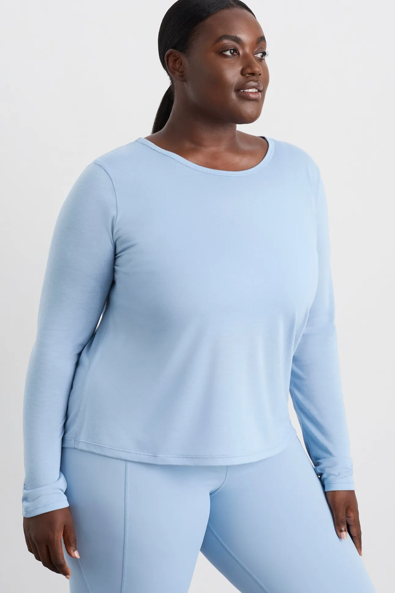 long_sleeve_twist_tee__10.webp Long Sleeve Twist Tee 121