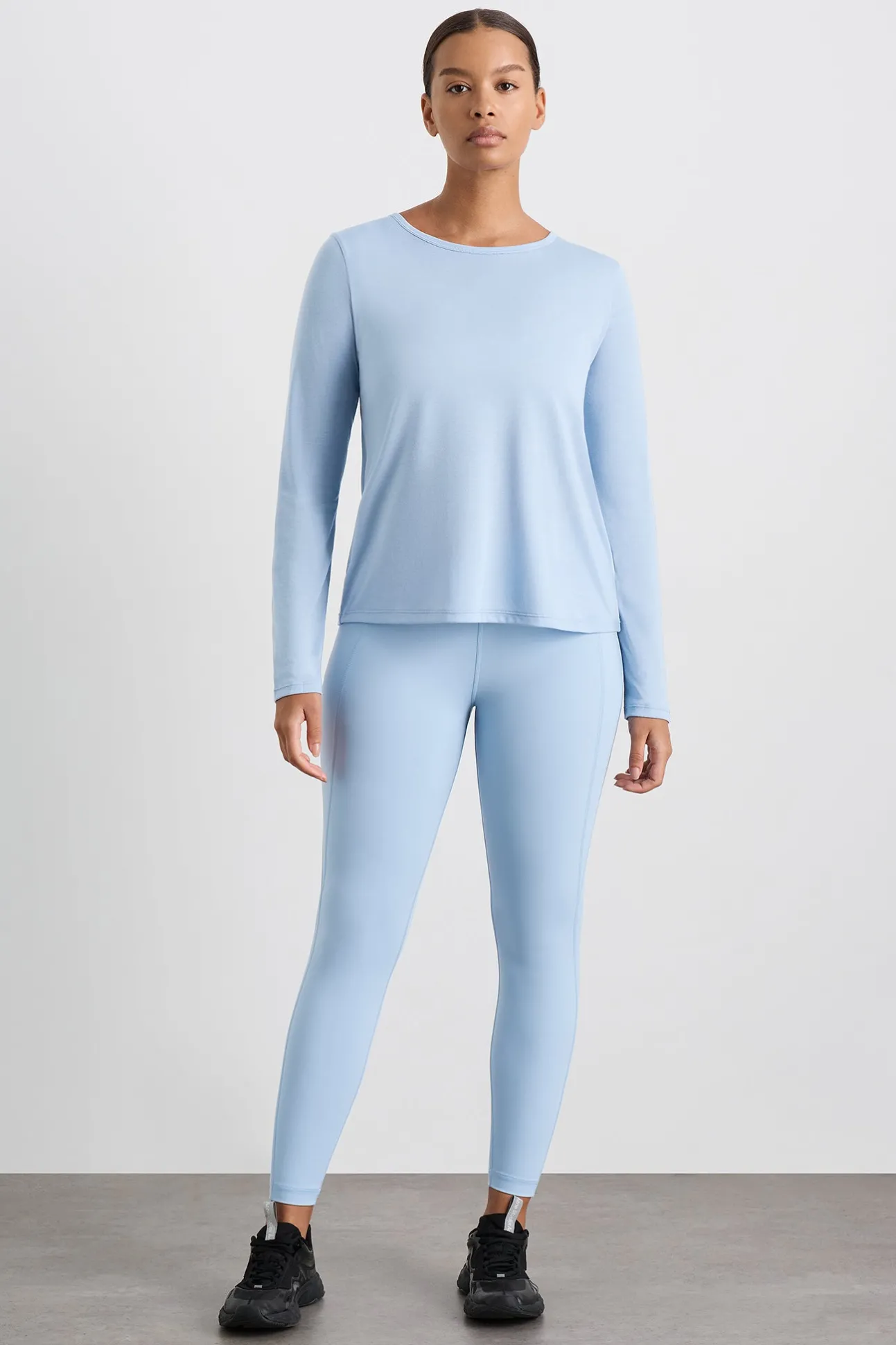 long_sleeve_twist_tee__6.webp Long Sleeve Twist Tee 121