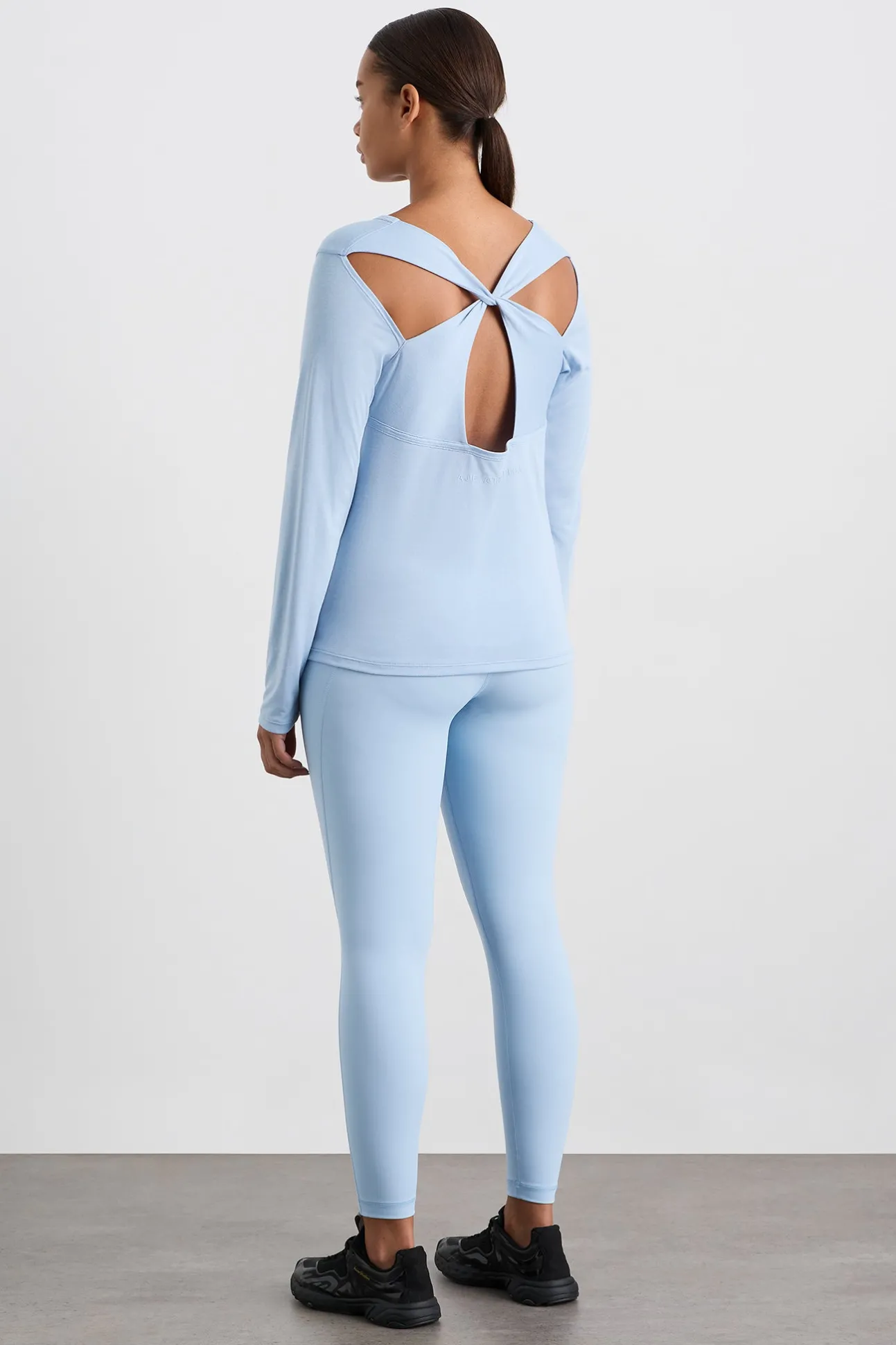 long_sleeve_twist_tee__9.webp Long Sleeve Twist Tee 121
