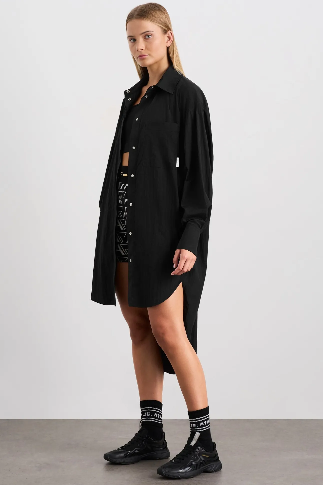 longline_windbreaker_shir_0.webp Longline Windbreaker Shirt 438