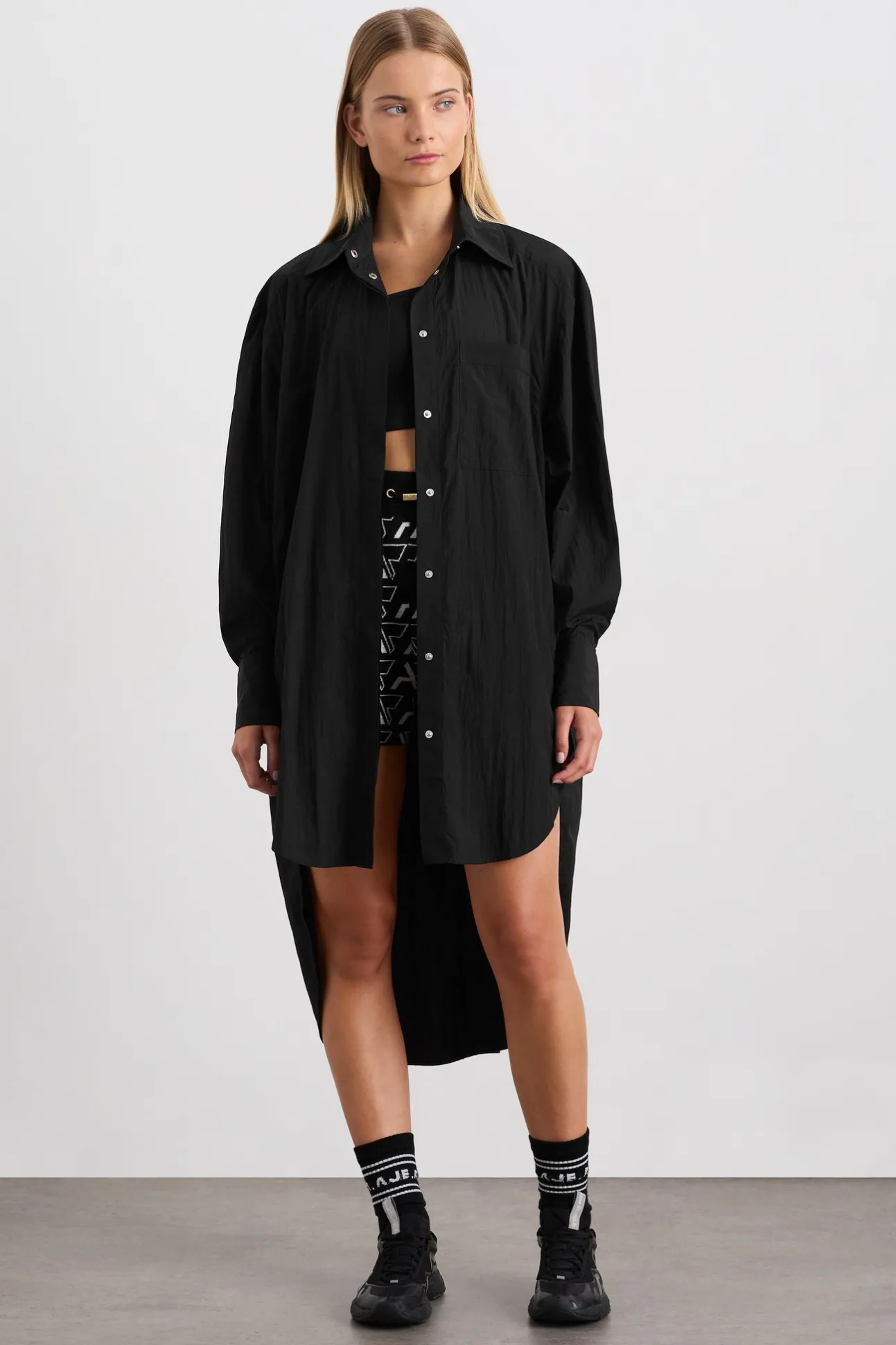 longline_windbreaker_shir_2-1.webp Longline Windbreaker Shirt 438