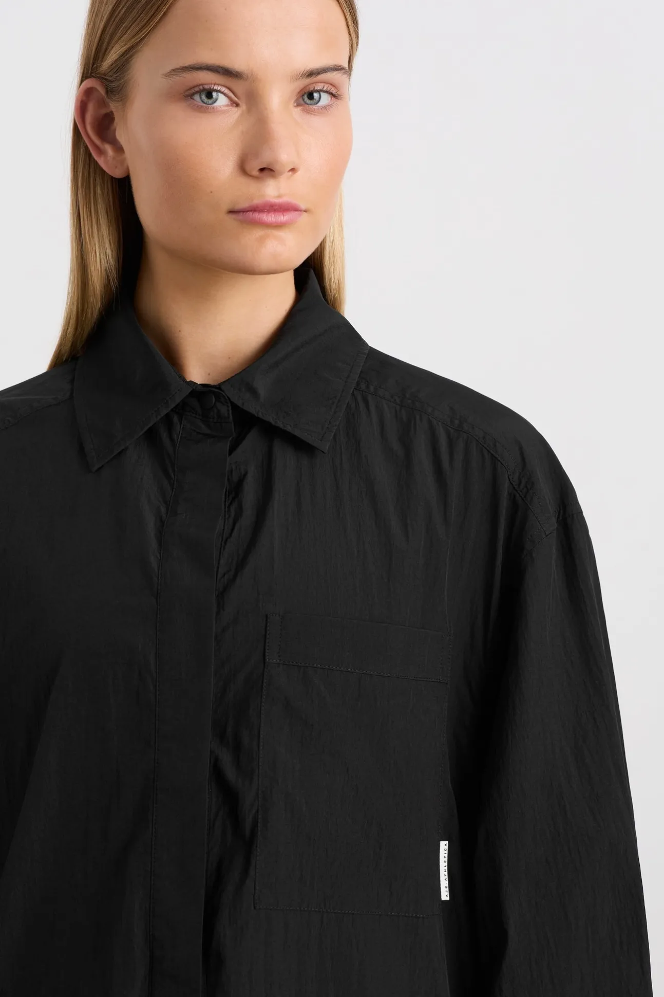 longline_windbreaker_shir_3-1.webp Longline Windbreaker Shirt 438