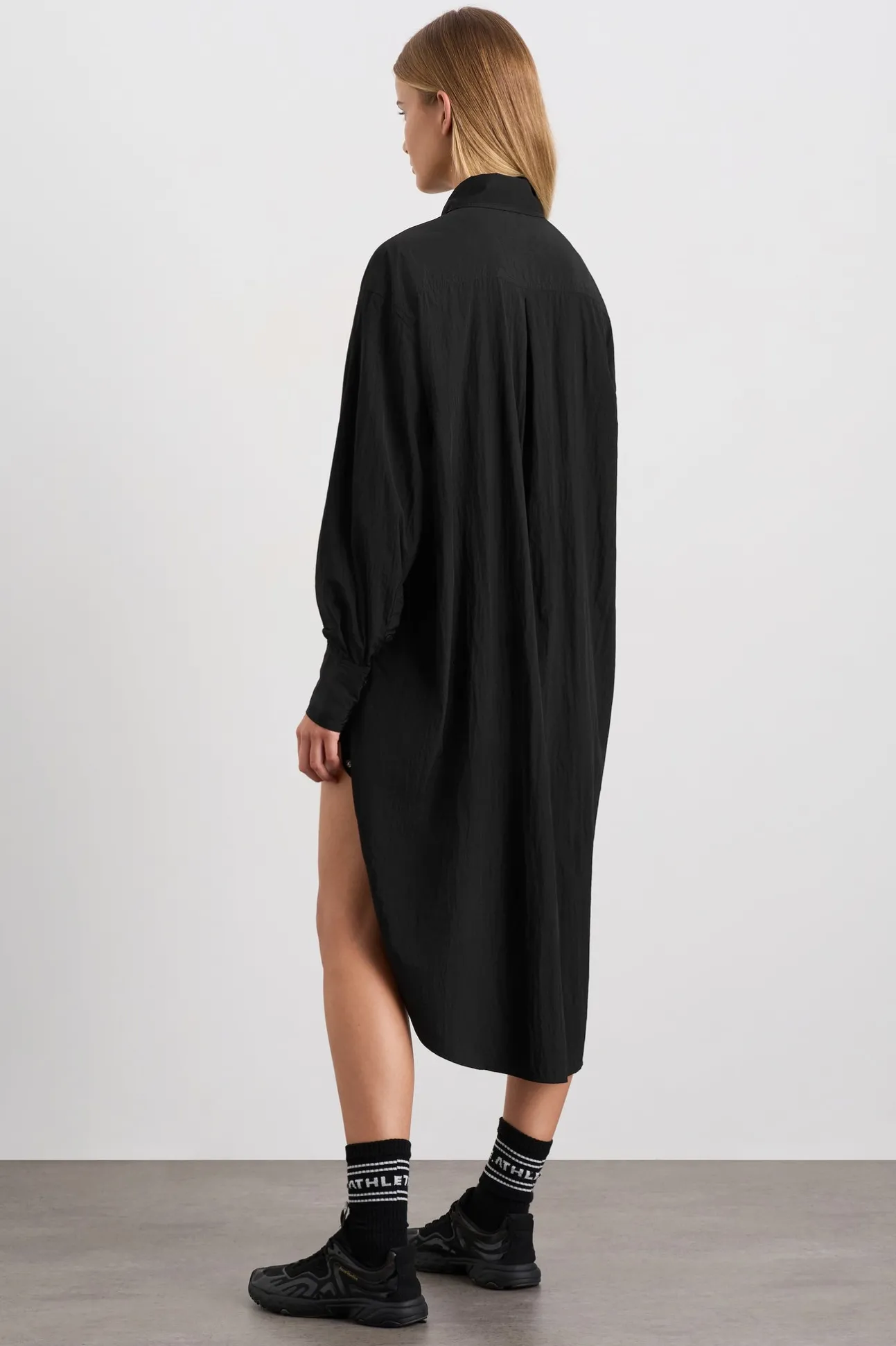 longline_windbreaker_shir_5-1.webp Longline Windbreaker Shirt 438