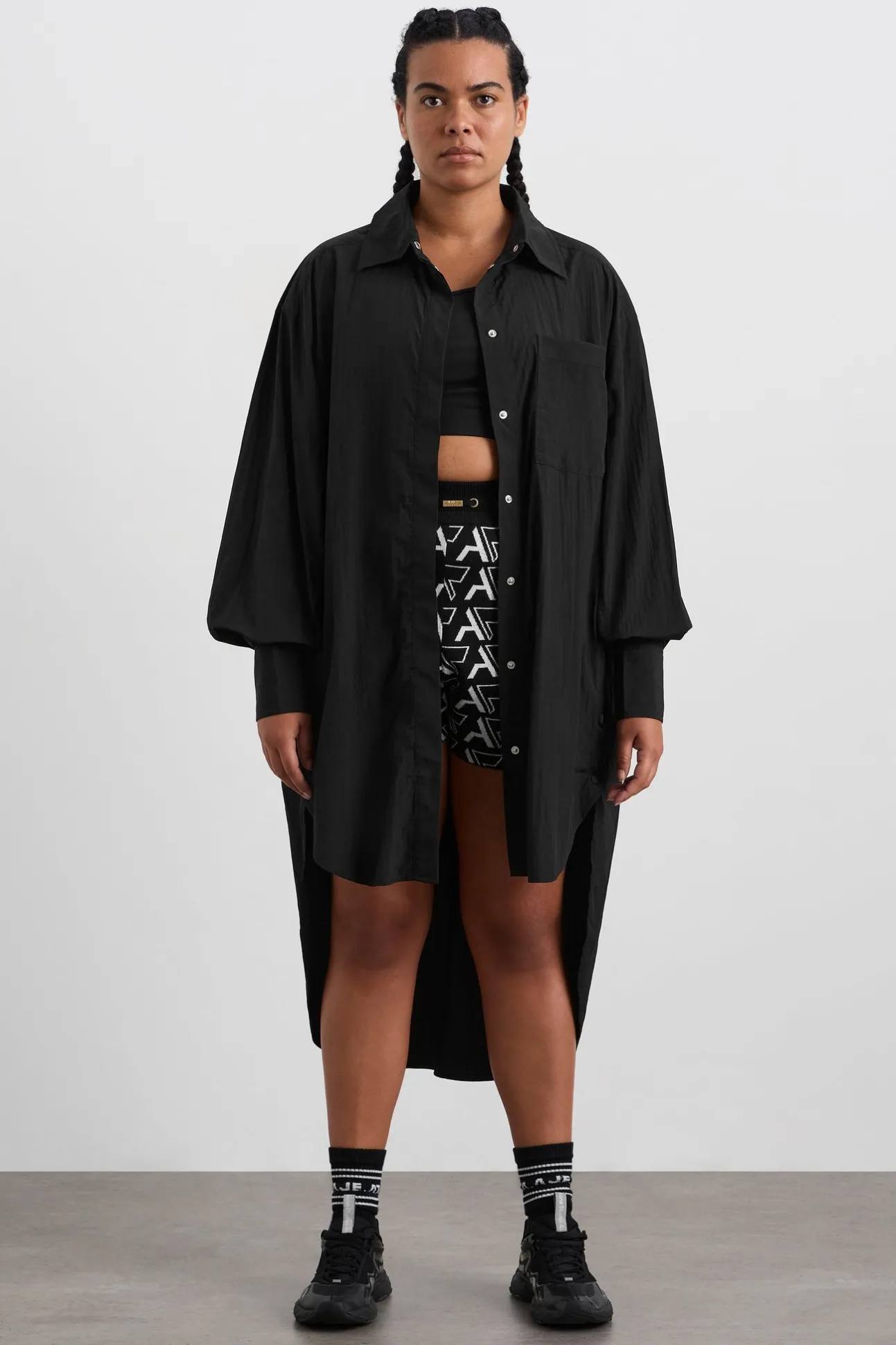 longline_windbreaker_shir_7-1.webp Longline Windbreaker Shirt 438
