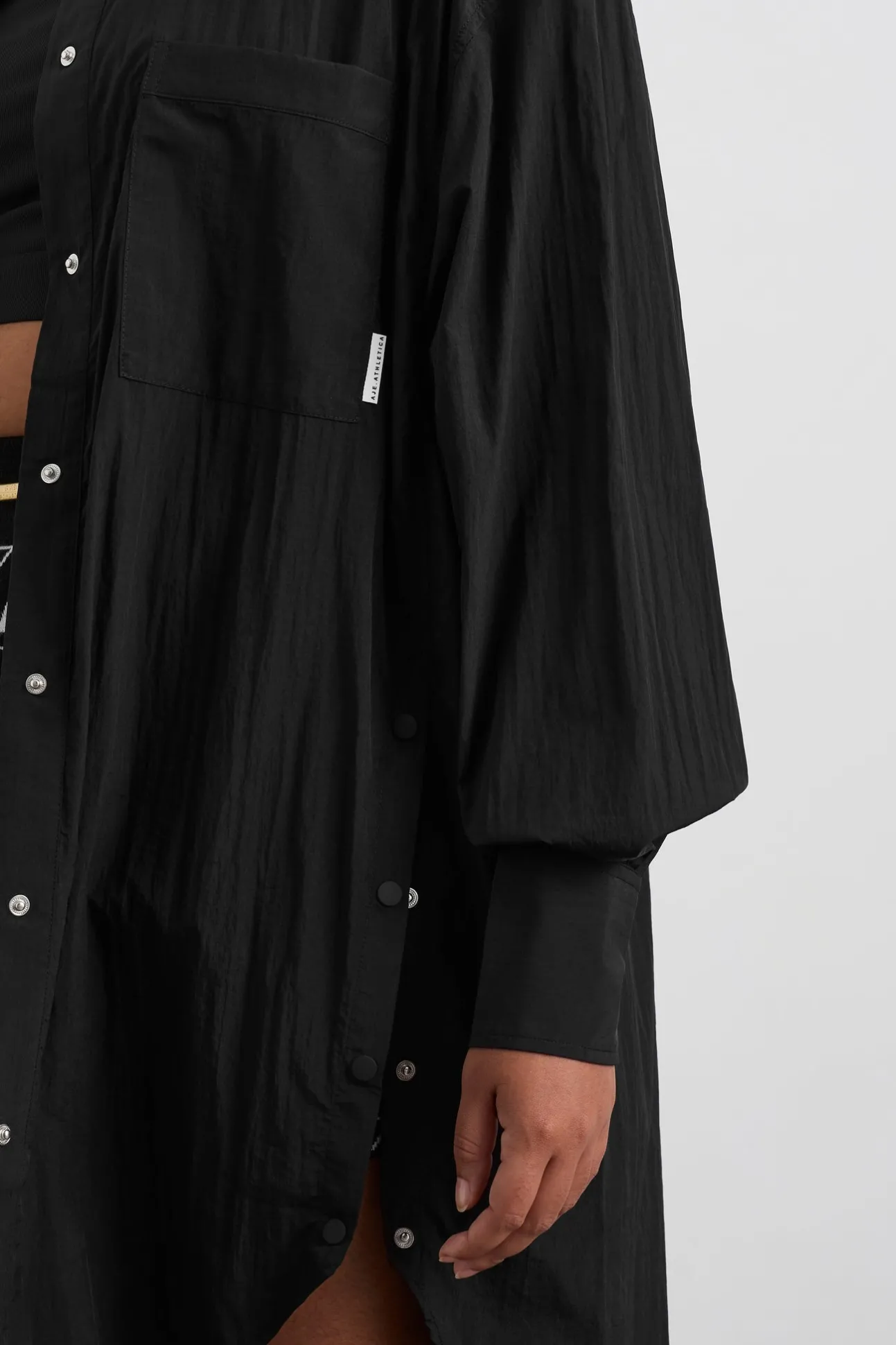 longline_windbreaker_shir_8-1.webp Longline Windbreaker Shirt 438