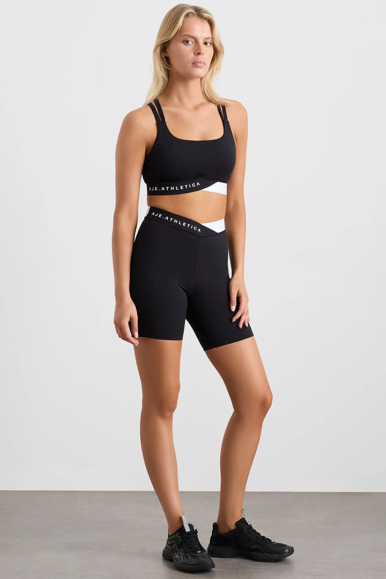 mid_cross_over_bike_short_0.webp Mid Cross Over Bike Shorts 607