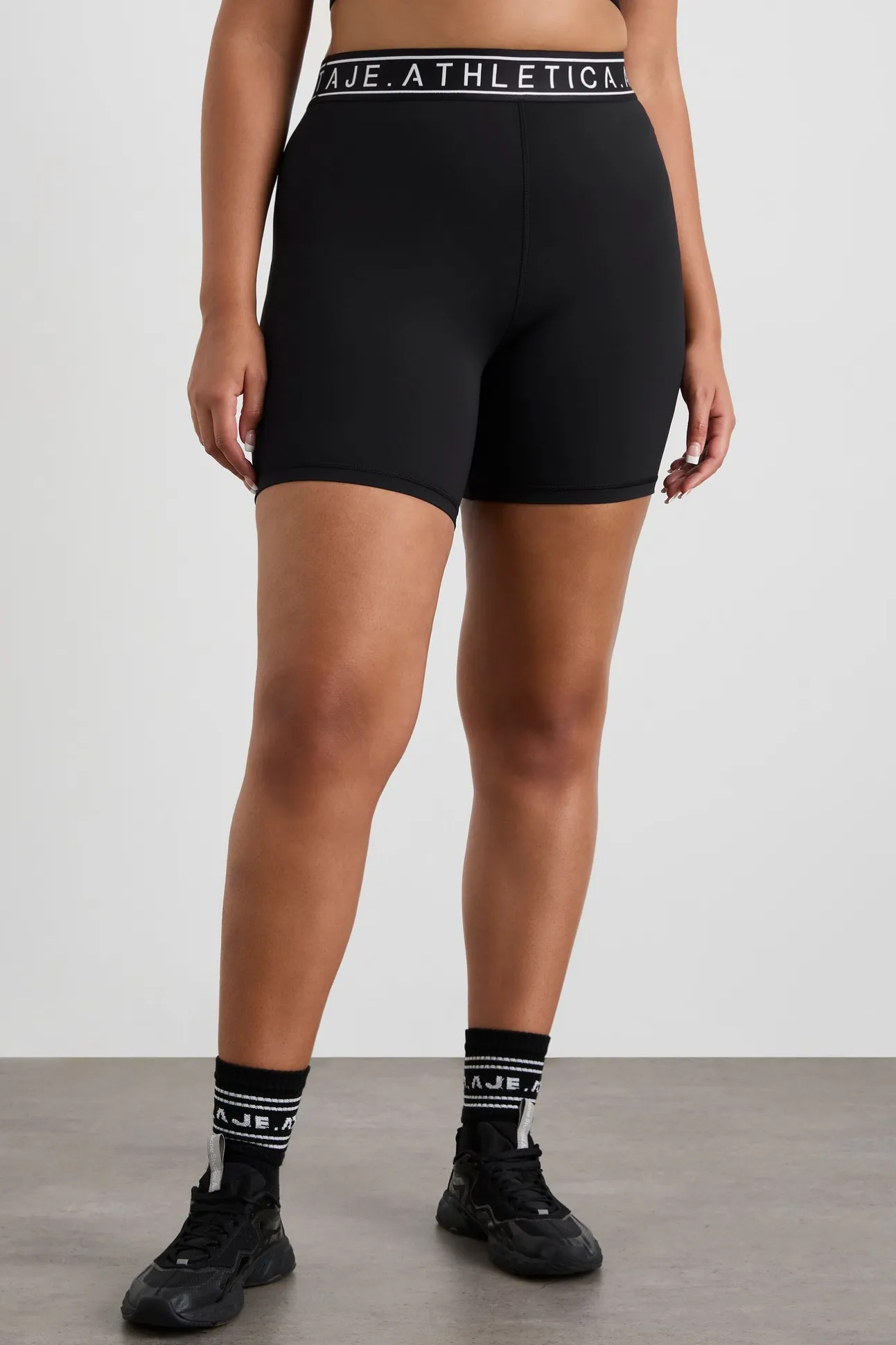 mid_logo_elastic_shorts__10.webp Mid Logo Elastic Shorts 607