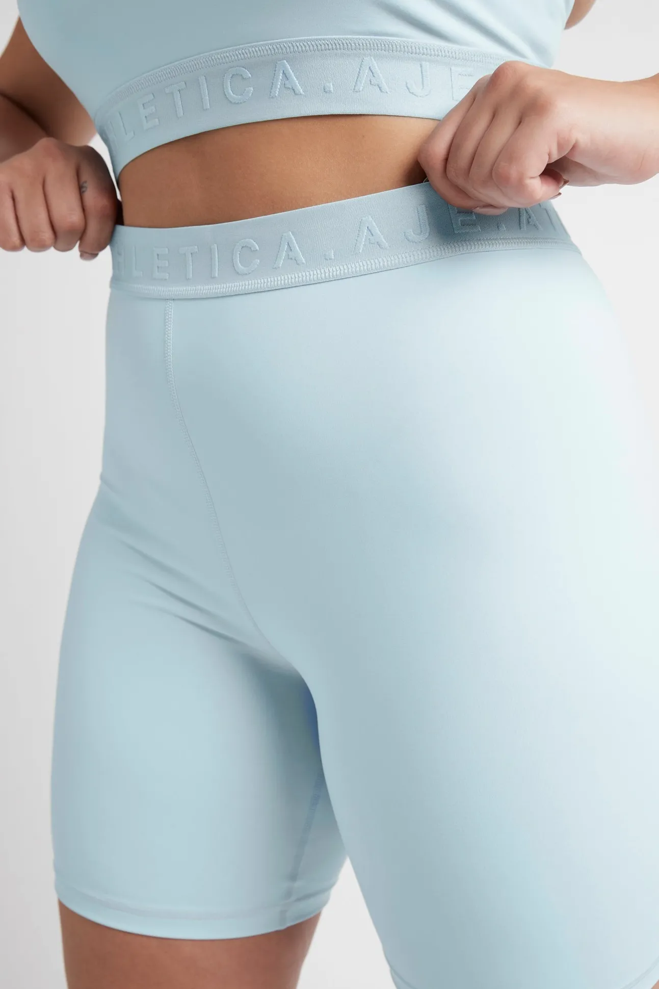 mid_rise_logotape_shorts__13.webp Mid Rise Logotape Shorts 607