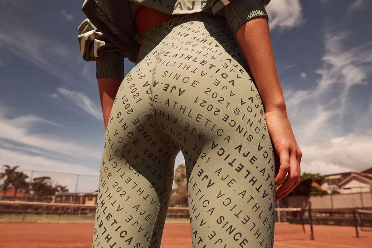 monogram_high_rise__leggi_13.webp Monogram High Rise 7/8 Legging 203