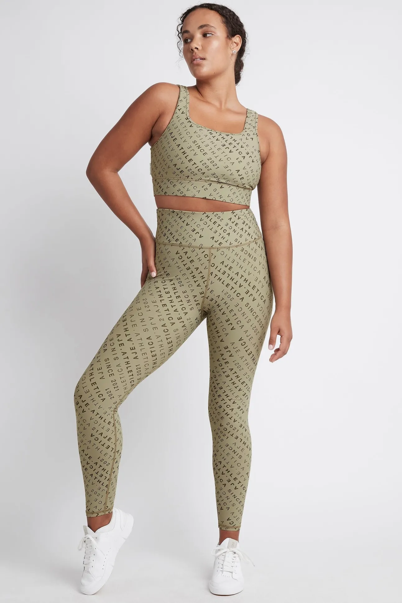 monogram_high_rise__leggi_5.webp Monogram High Rise 7/8 Legging 203