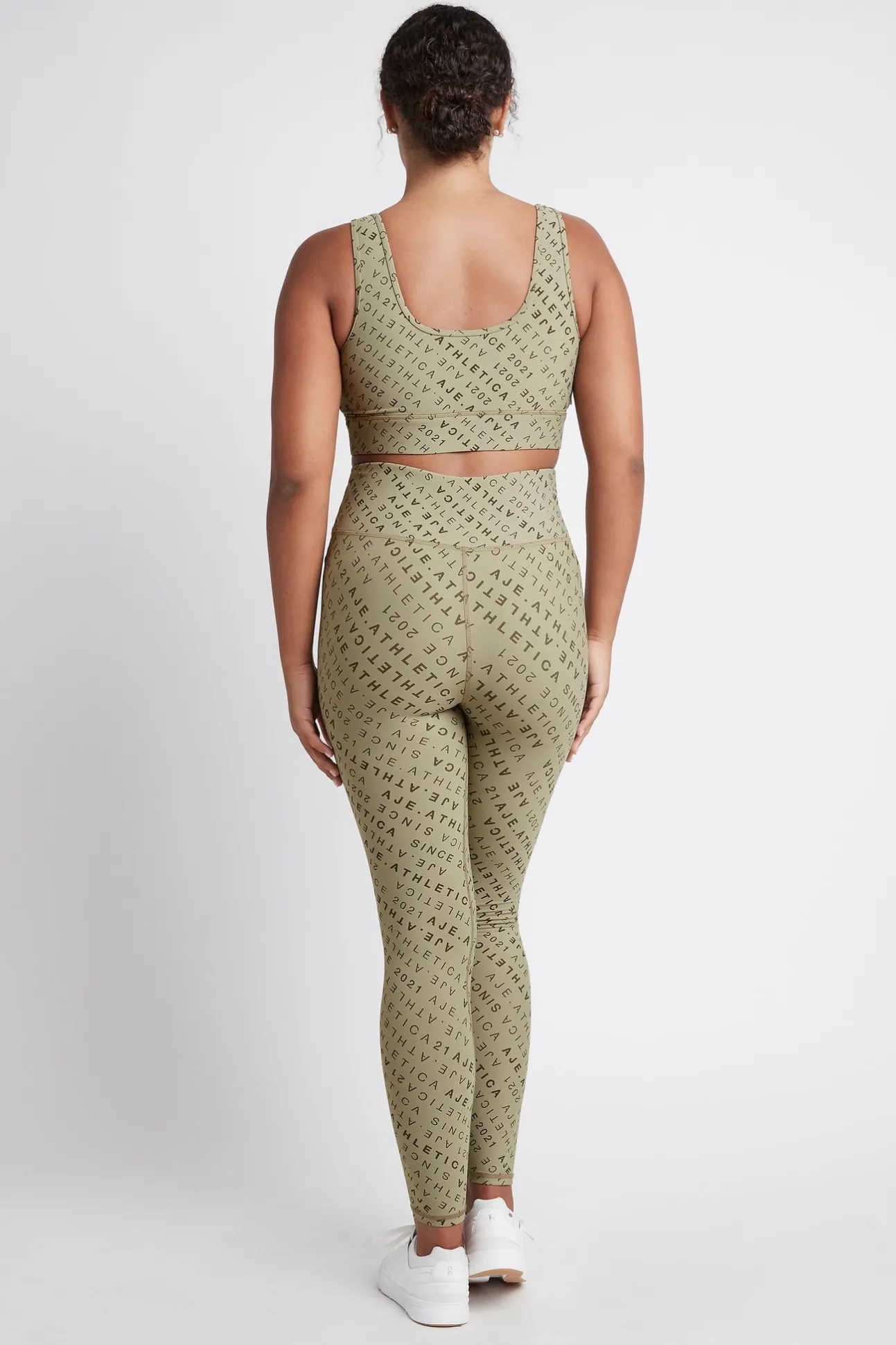 monogram_high_rise__leggi_8.webp Monogram High Rise 7/8 Legging 203