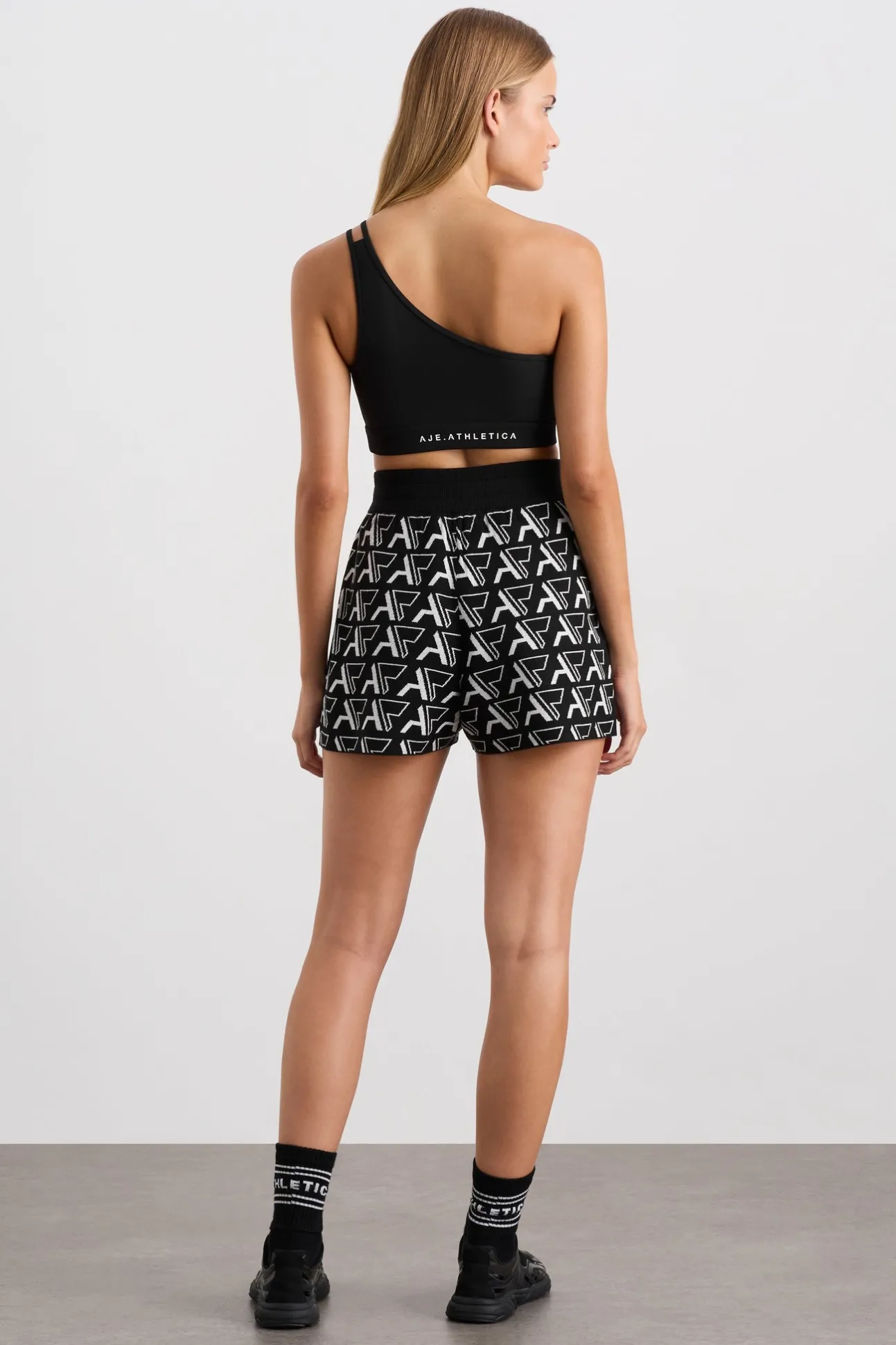 monogram_shorts__5.webp Monogram Shorts 640