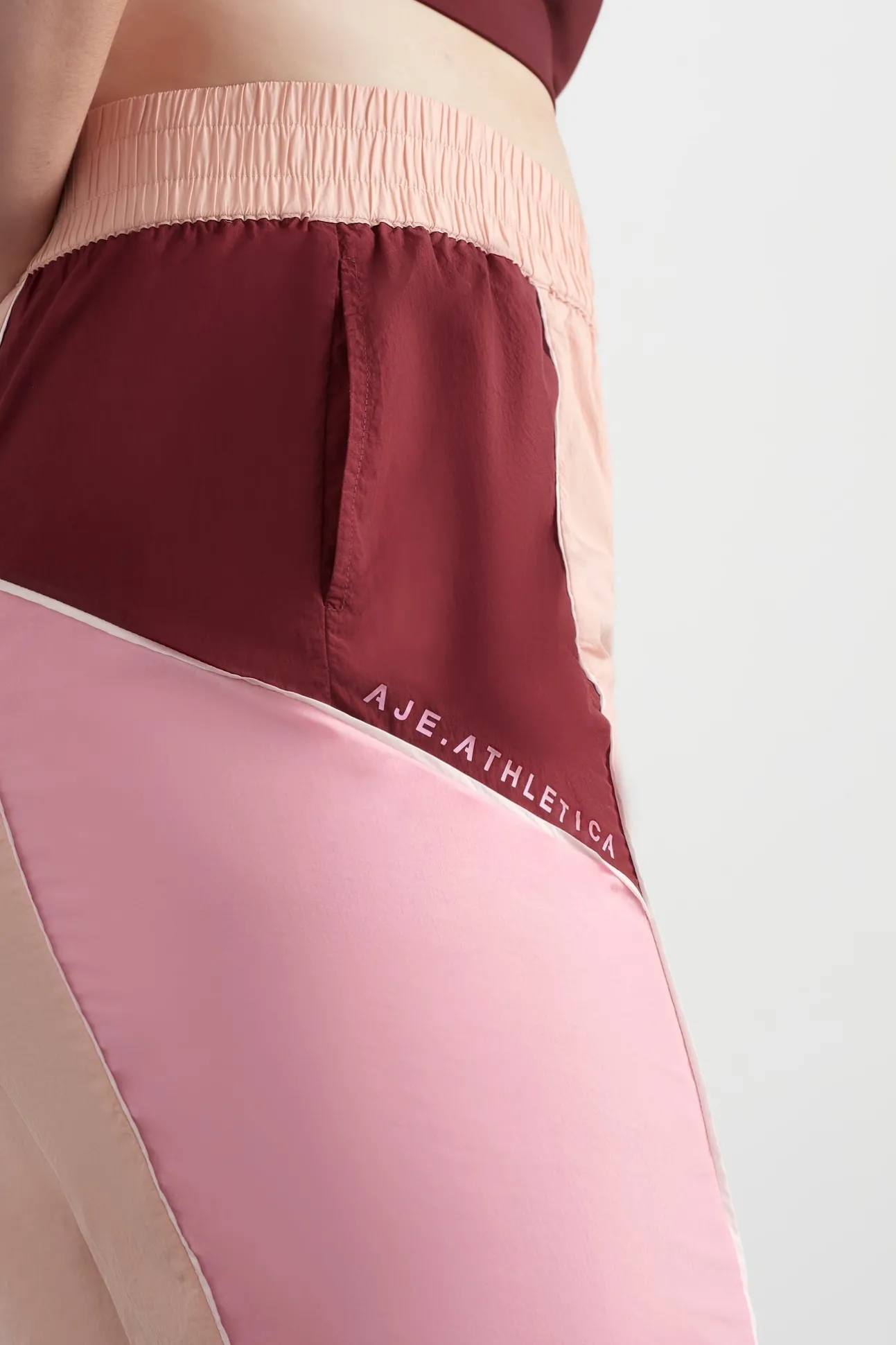 panelled_spray_trackpants_11.webp Panelled Spray Trackpants 510