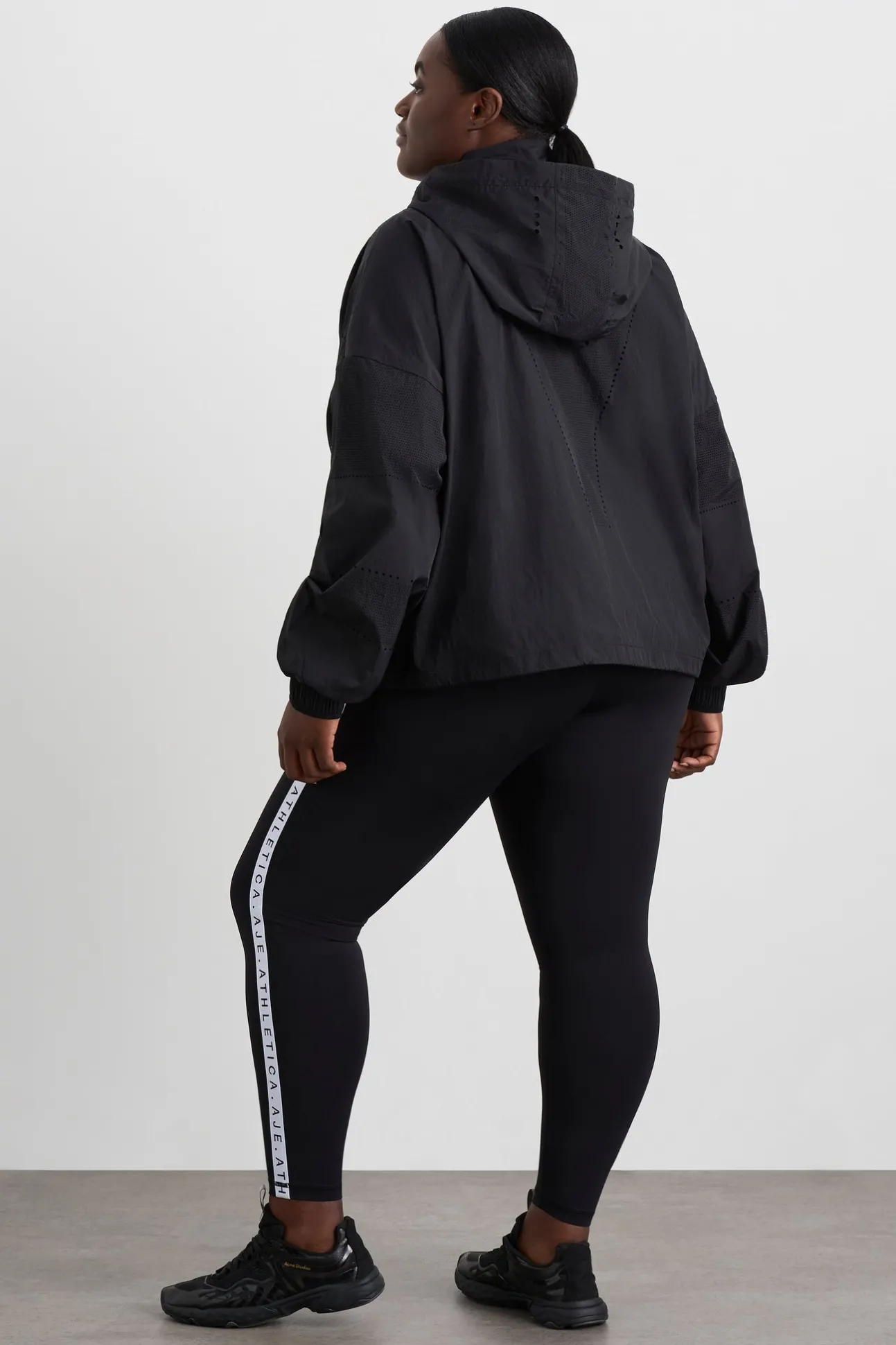 perforated_spray_jacket__13.webp Perforated Spray Jacket 755