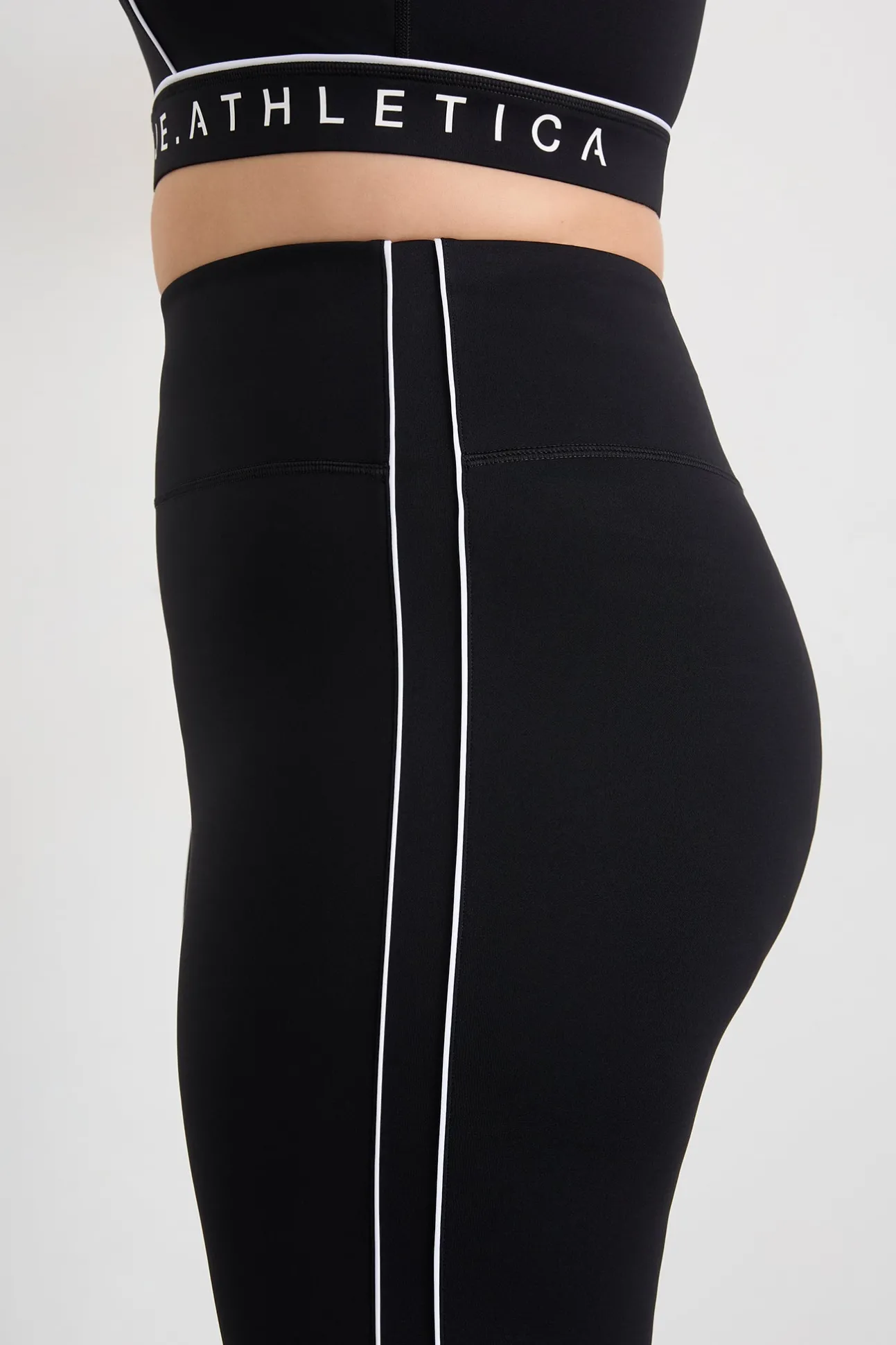 piped_side_ankle_length_l_11.webp Piped Side Ankle Length Legging 299