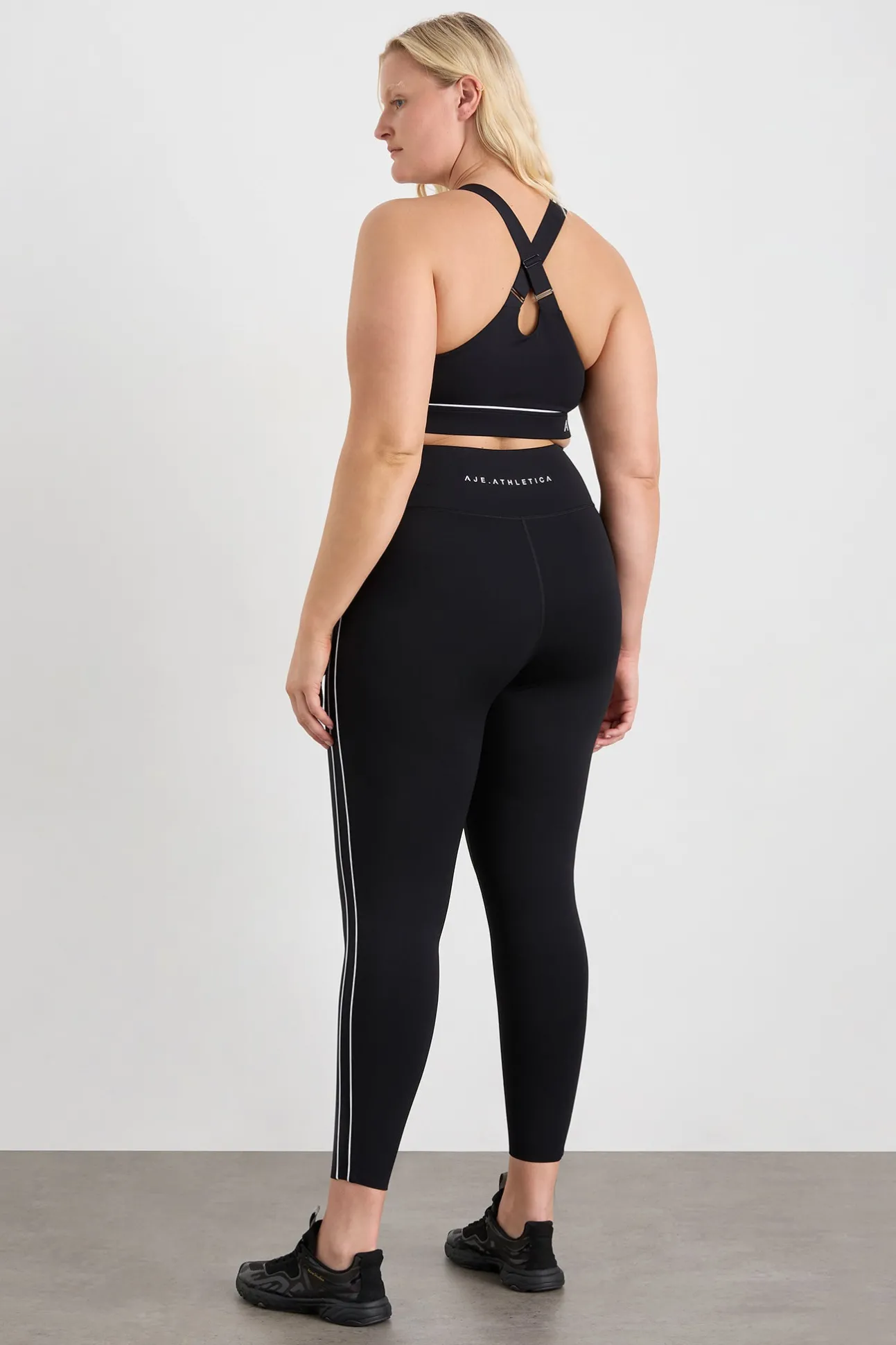 piped_side_ankle_length_l_12.webp Piped Side Ankle Length Legging 299
