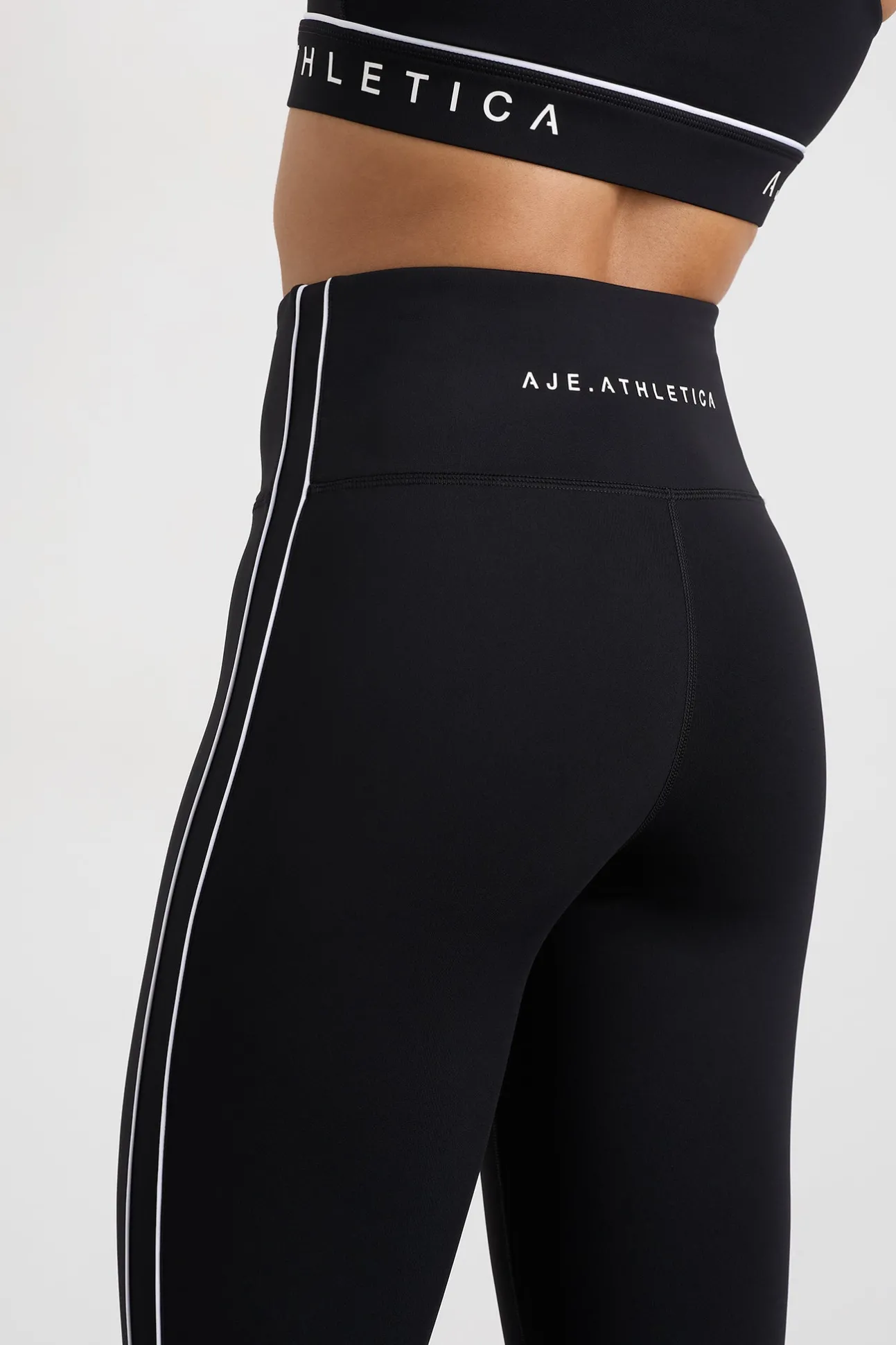 piped_side_ankle_length_l_3.webp Piped Side Ankle Length Legging 299
