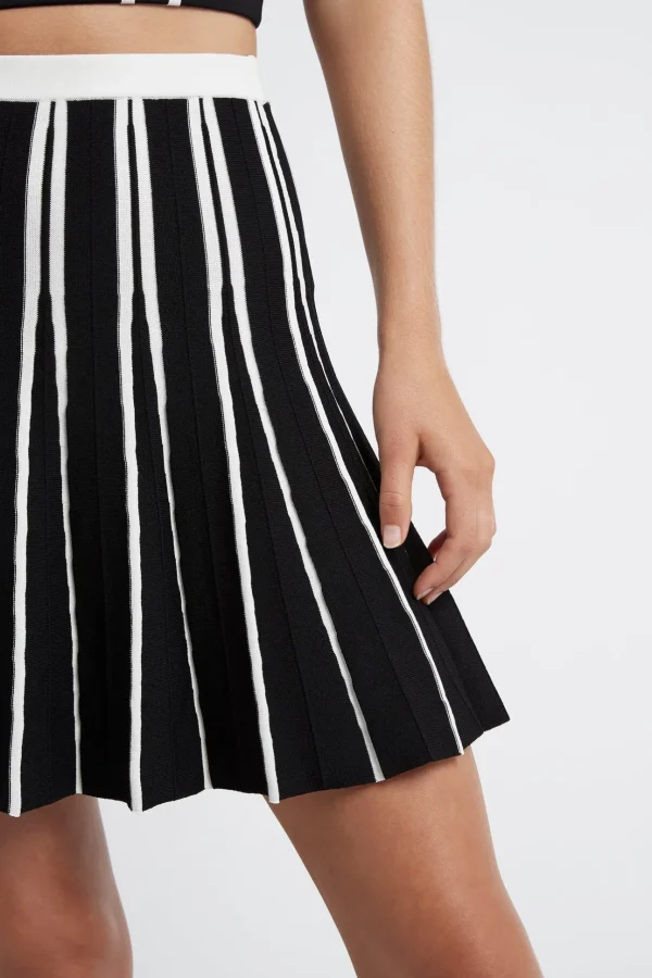 Pleated Knit Mini Skirt 611