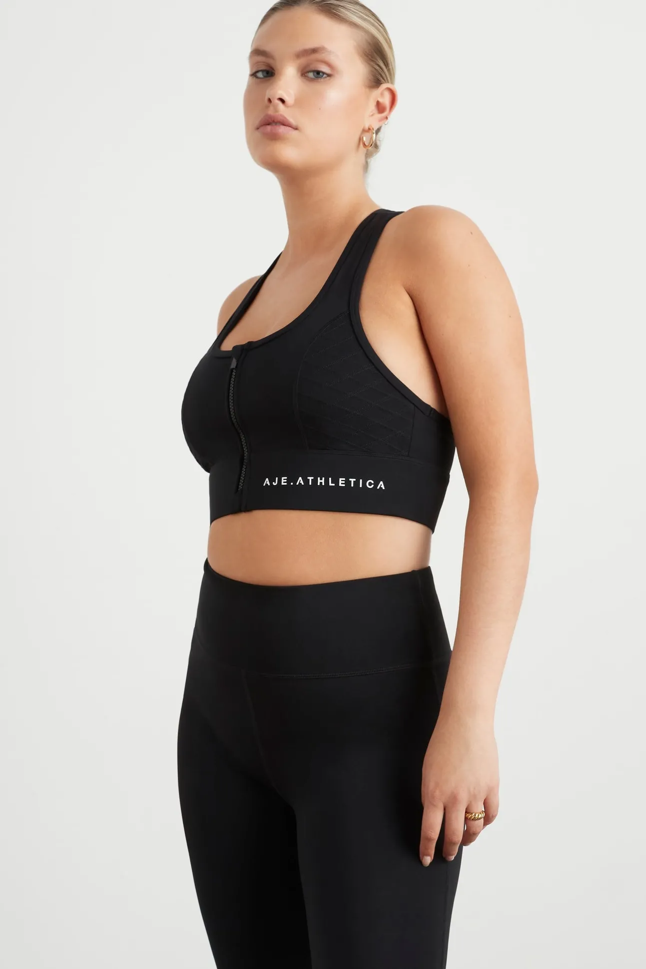 quilted_zip_front_bra__6.webp Quilted Zip Front Bra 329