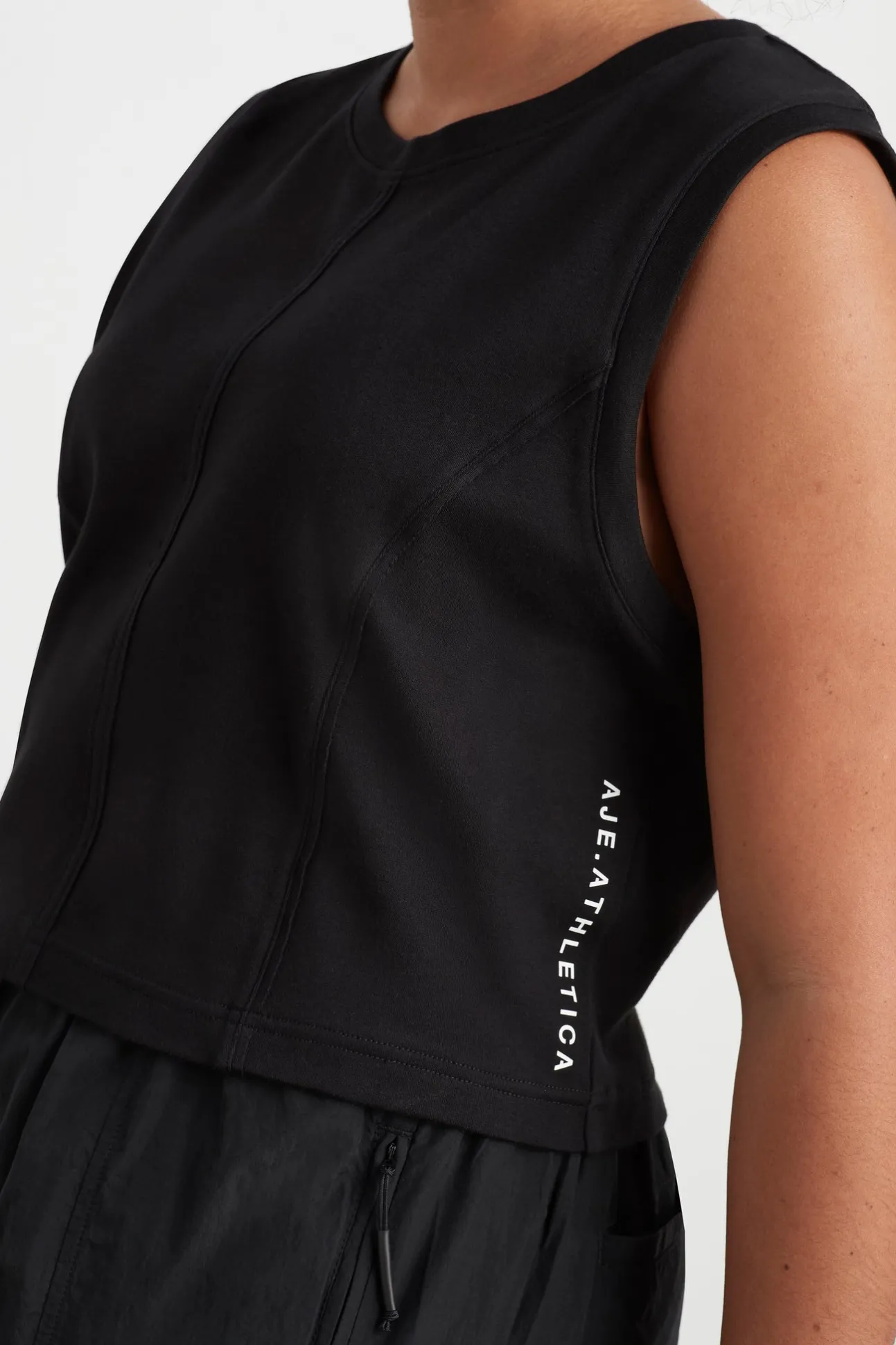 raw_edge_seams_tank__11.webp Raw Edge Seams Tank 138