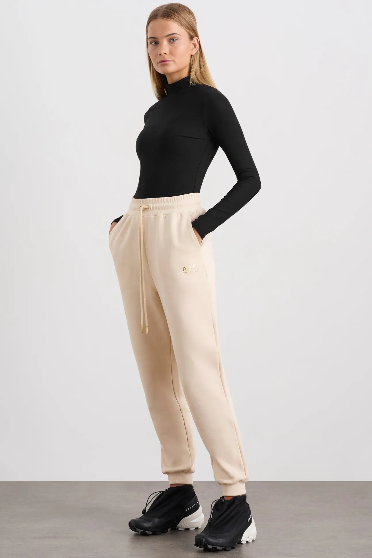 relaxed_track_pants__2.webp Relaxed Track Pants 508
