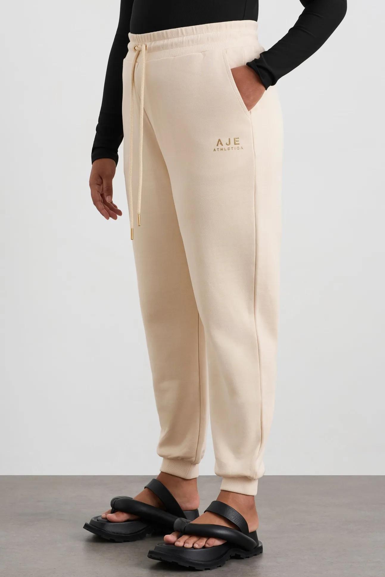 relaxed_track_pants__7.webp Relaxed Track Pants 508