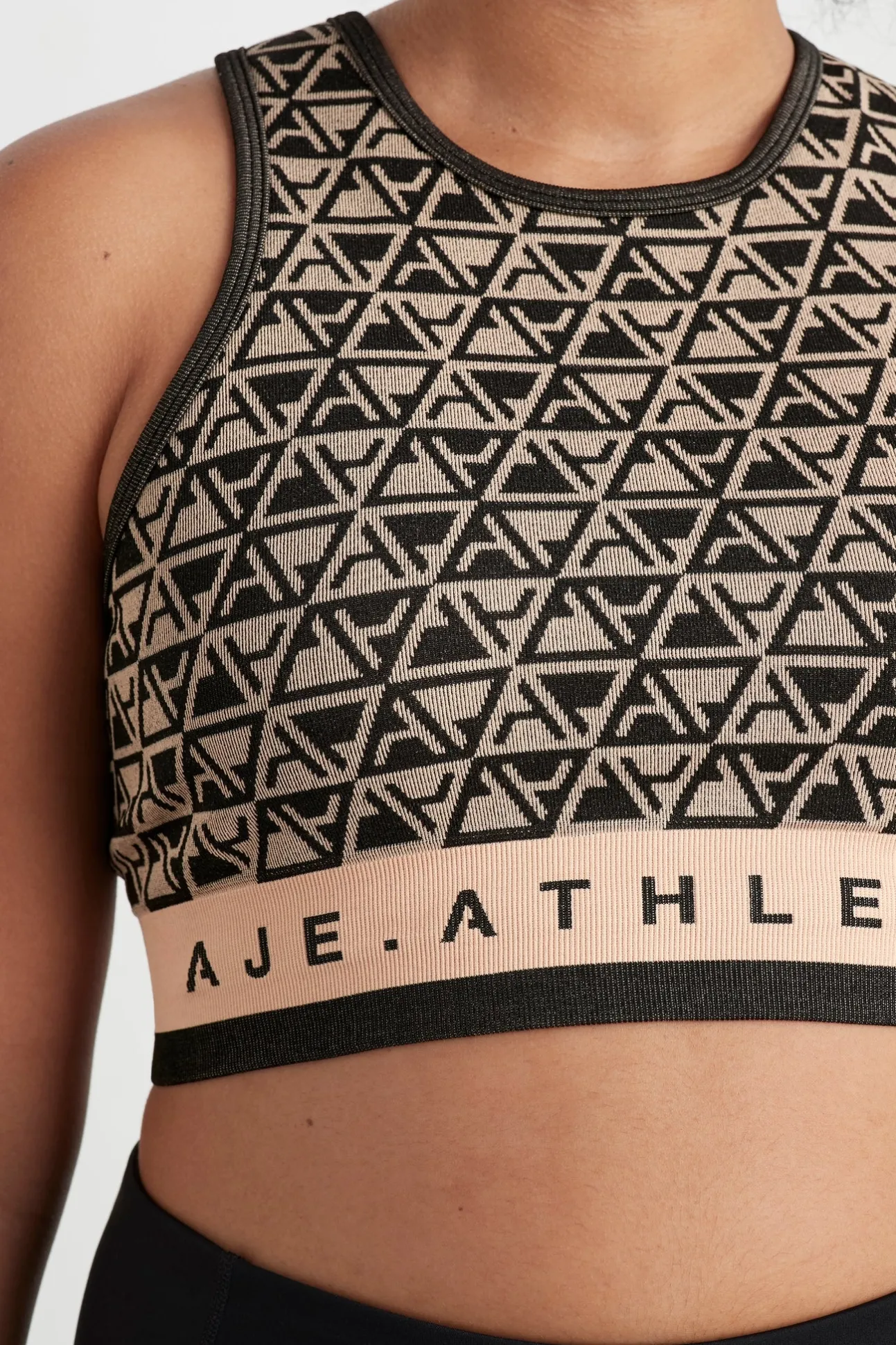 seamless_crop_top__12.webp Seamless Crop Top 331