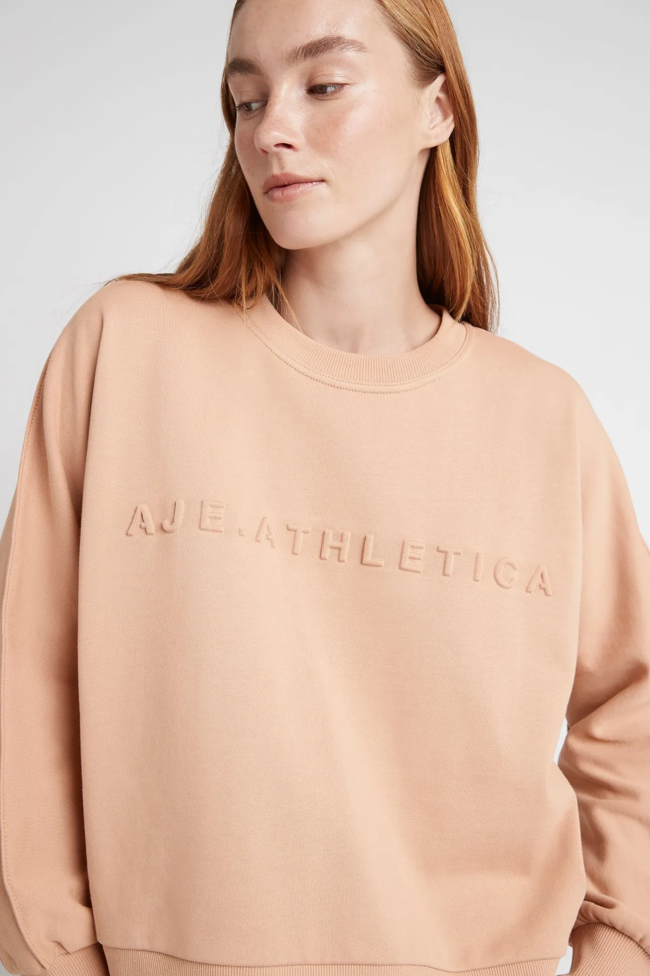 signature_embossed_logo_c_0-2.webp Signature Embossed Logo Crew Jumper 401