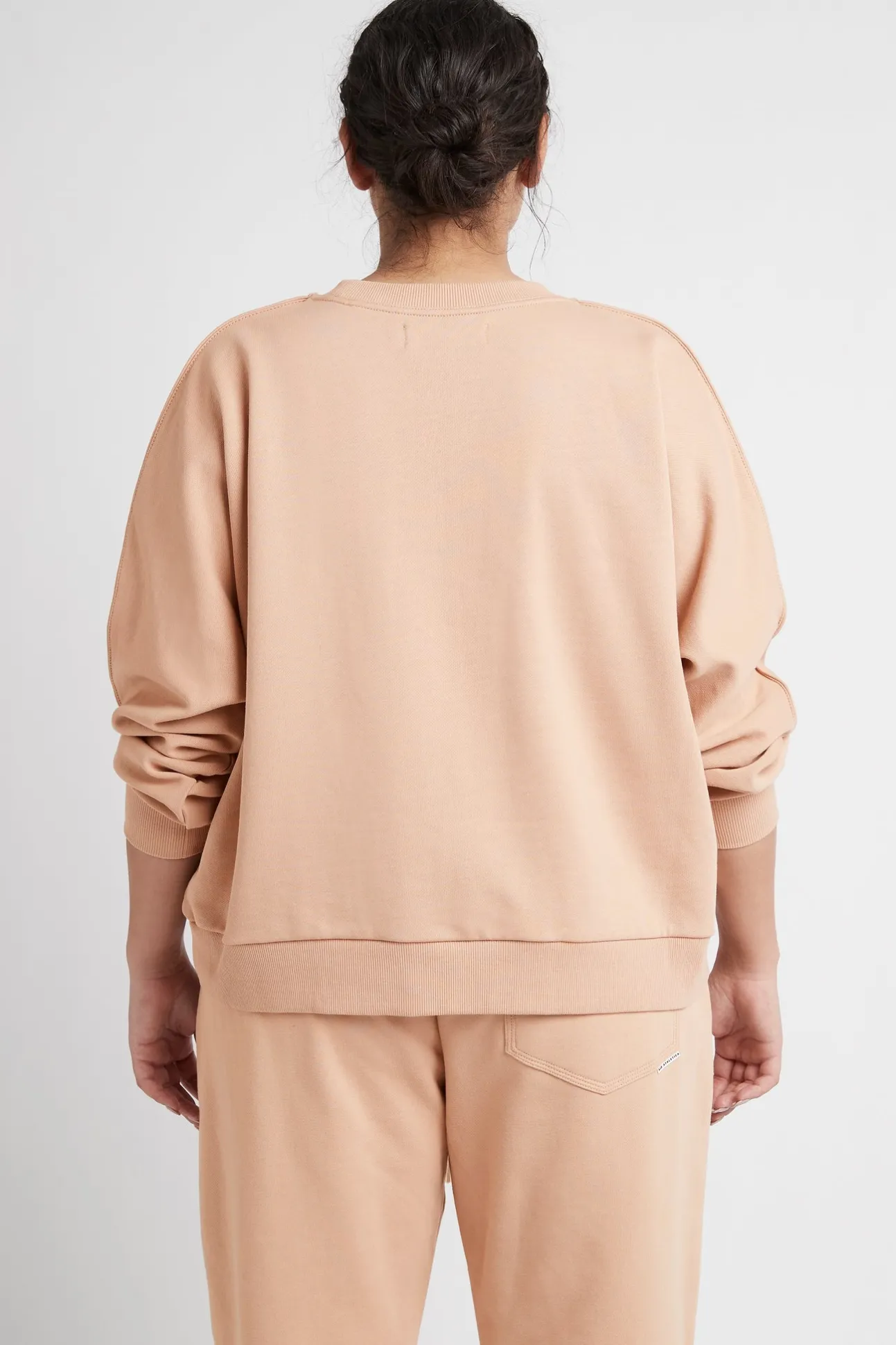 signature_embossed_logo_c_14-2.webp Signature Embossed Logo Crew Jumper 401