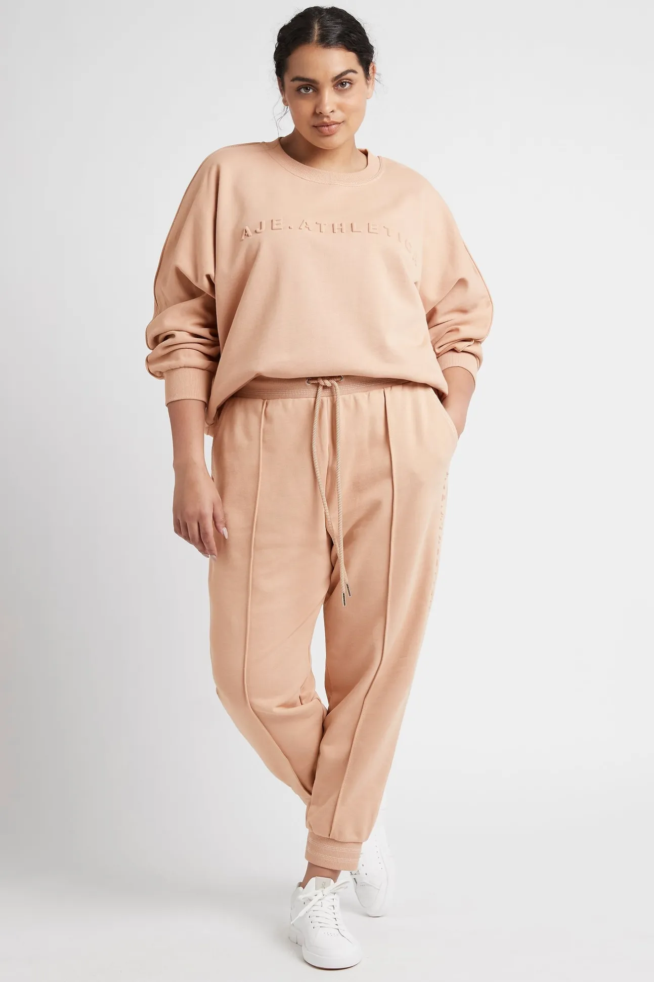 signature_embossed_logo_c_15-2.webp Signature Embossed Logo Crew Jumper 401