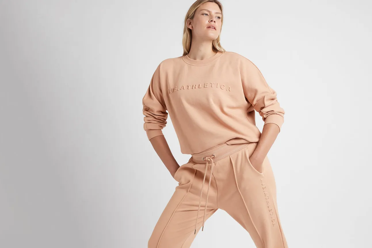 signature_embossed_logo_c_16-2.webp Signature Embossed Logo Crew Jumper 401