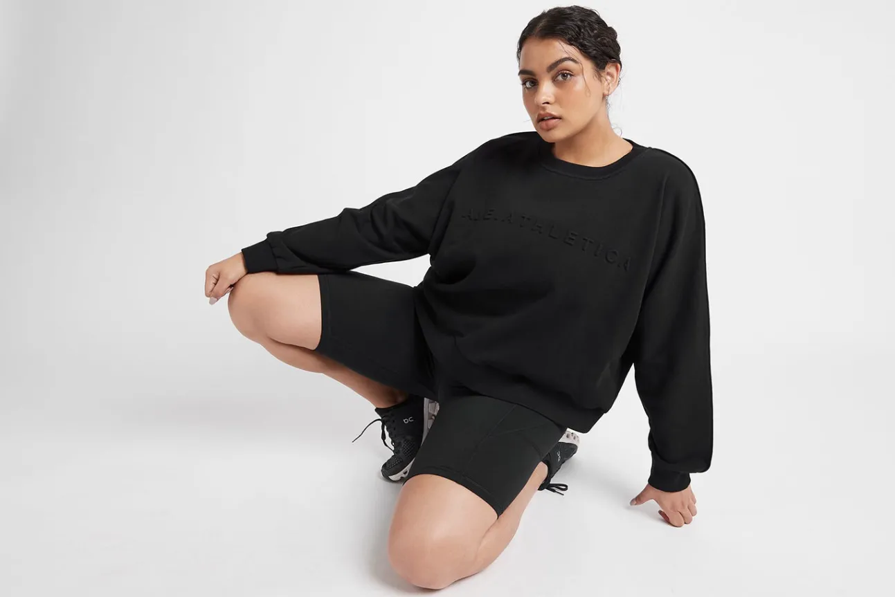 signature_embossed_logo_c_16.webp Signature Embossed Logo Crew Jumper 401