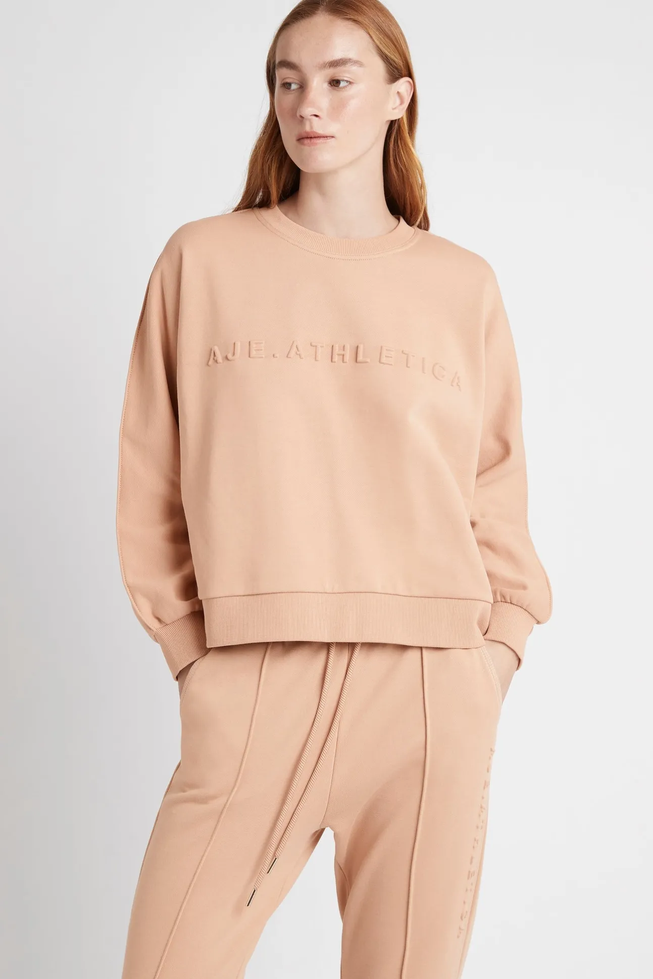 signature_embossed_logo_c_2-2.webp Signature Embossed Logo Crew Jumper 401