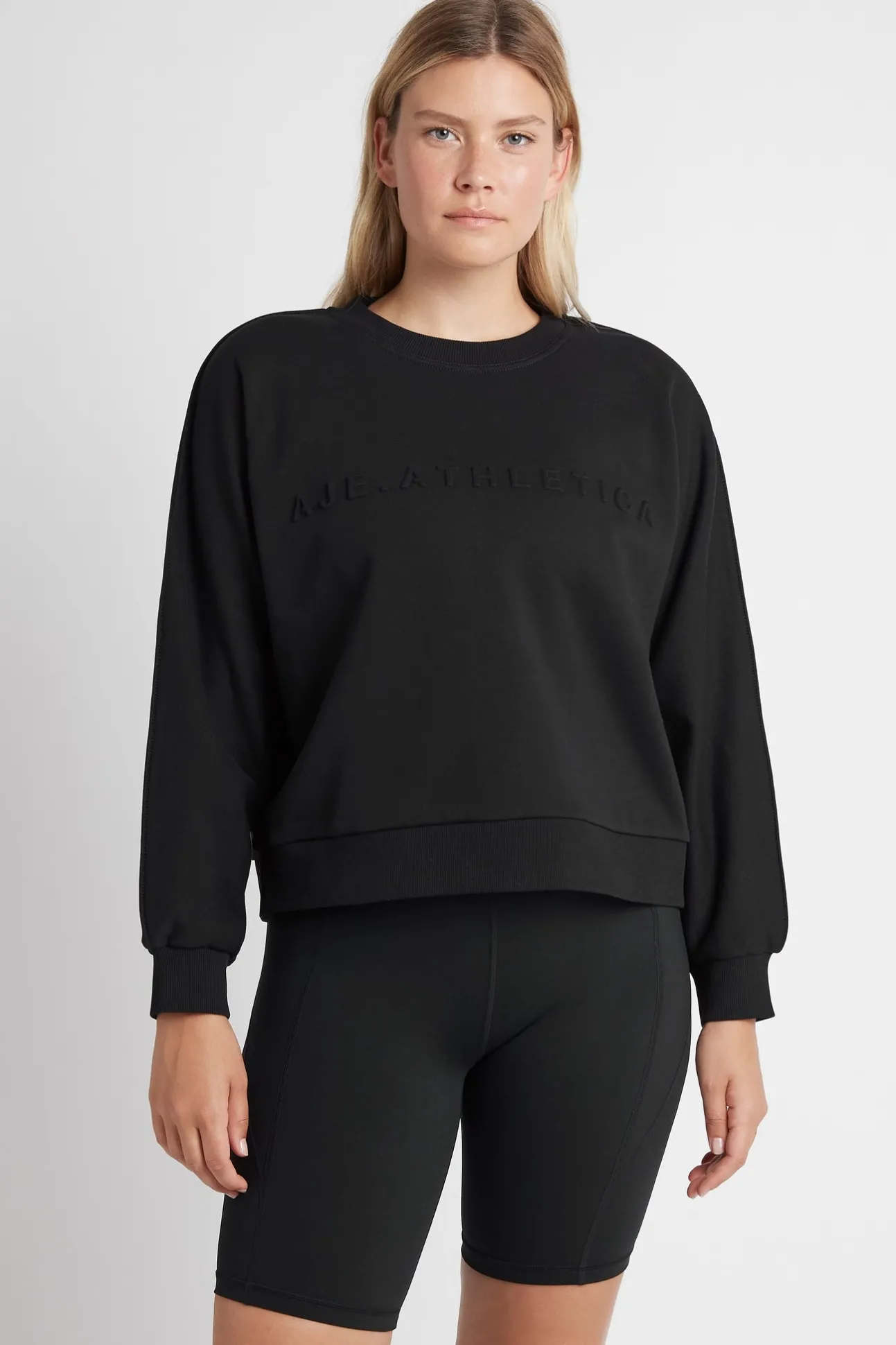 signature_embossed_logo_c_6.webp Signature Embossed Logo Crew Jumper 401