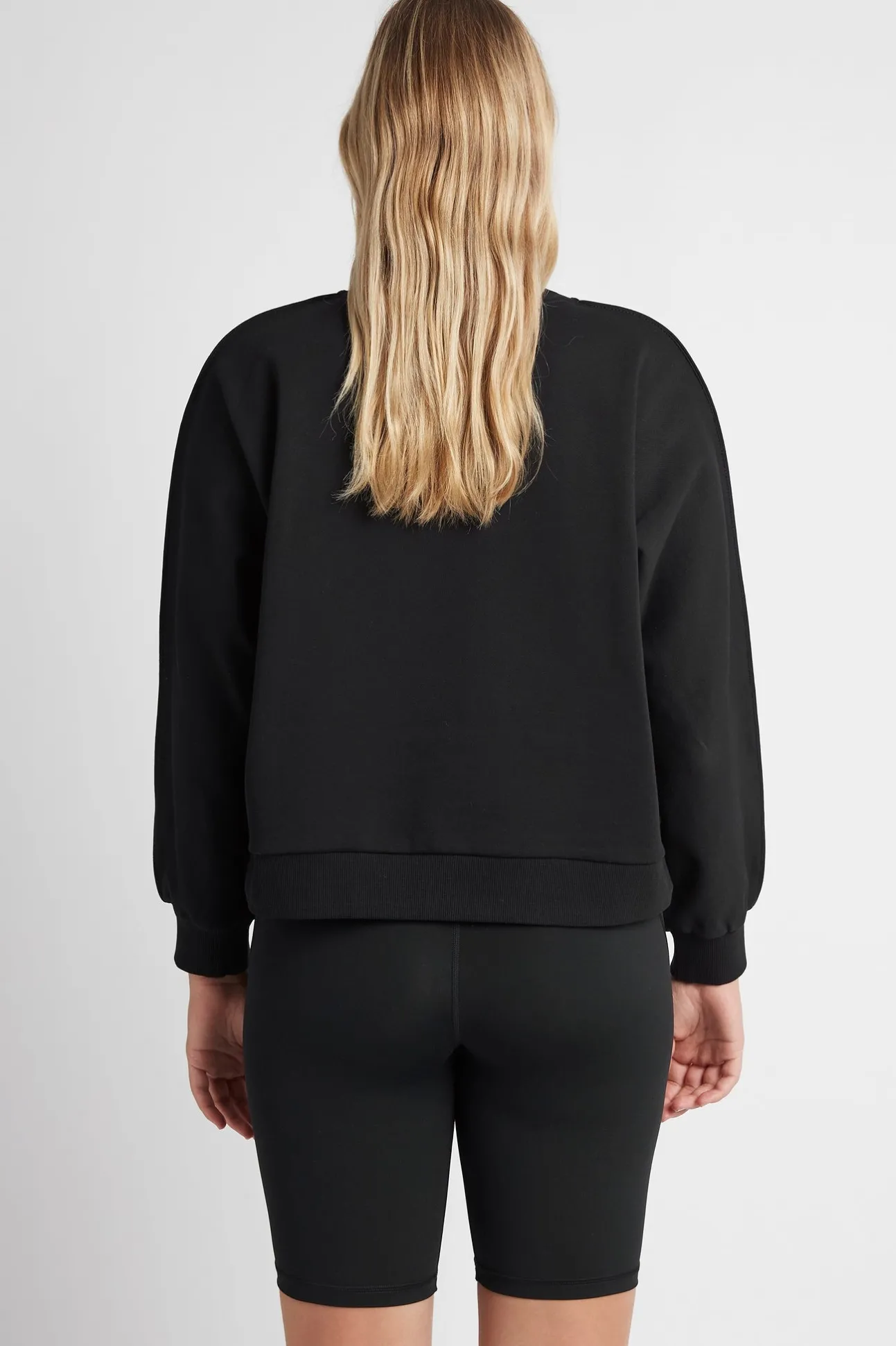 signature_embossed_logo_c_9.webp Signature Embossed Logo Crew Jumper 401