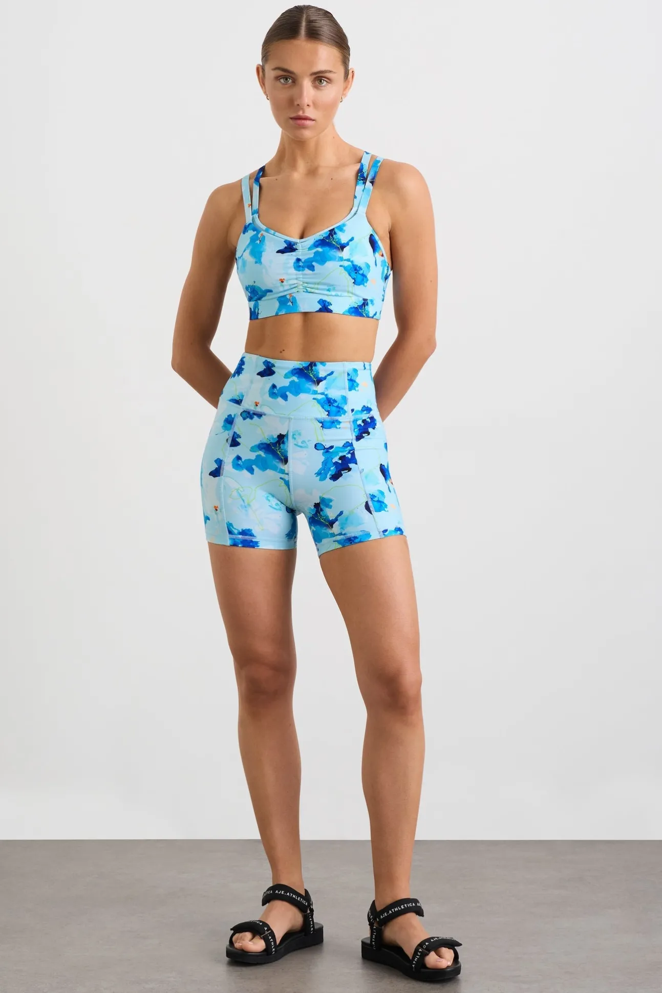 signature_logo_bike_short_2.webp Signature Logo Bike Shorts 605