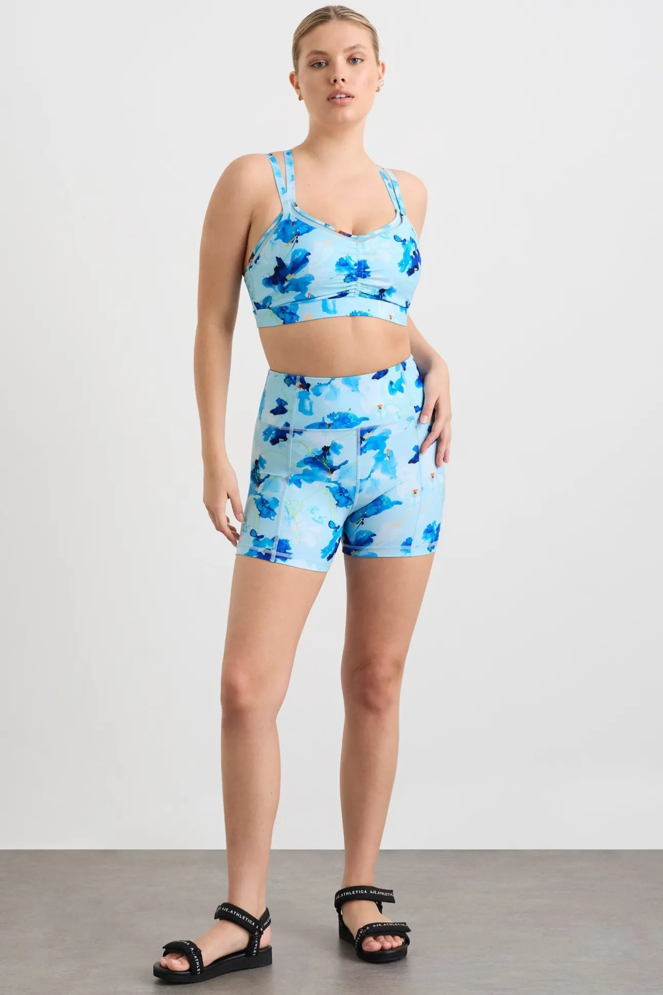 signature_logo_bike_short_6.webp Signature Logo Bike Shorts 605