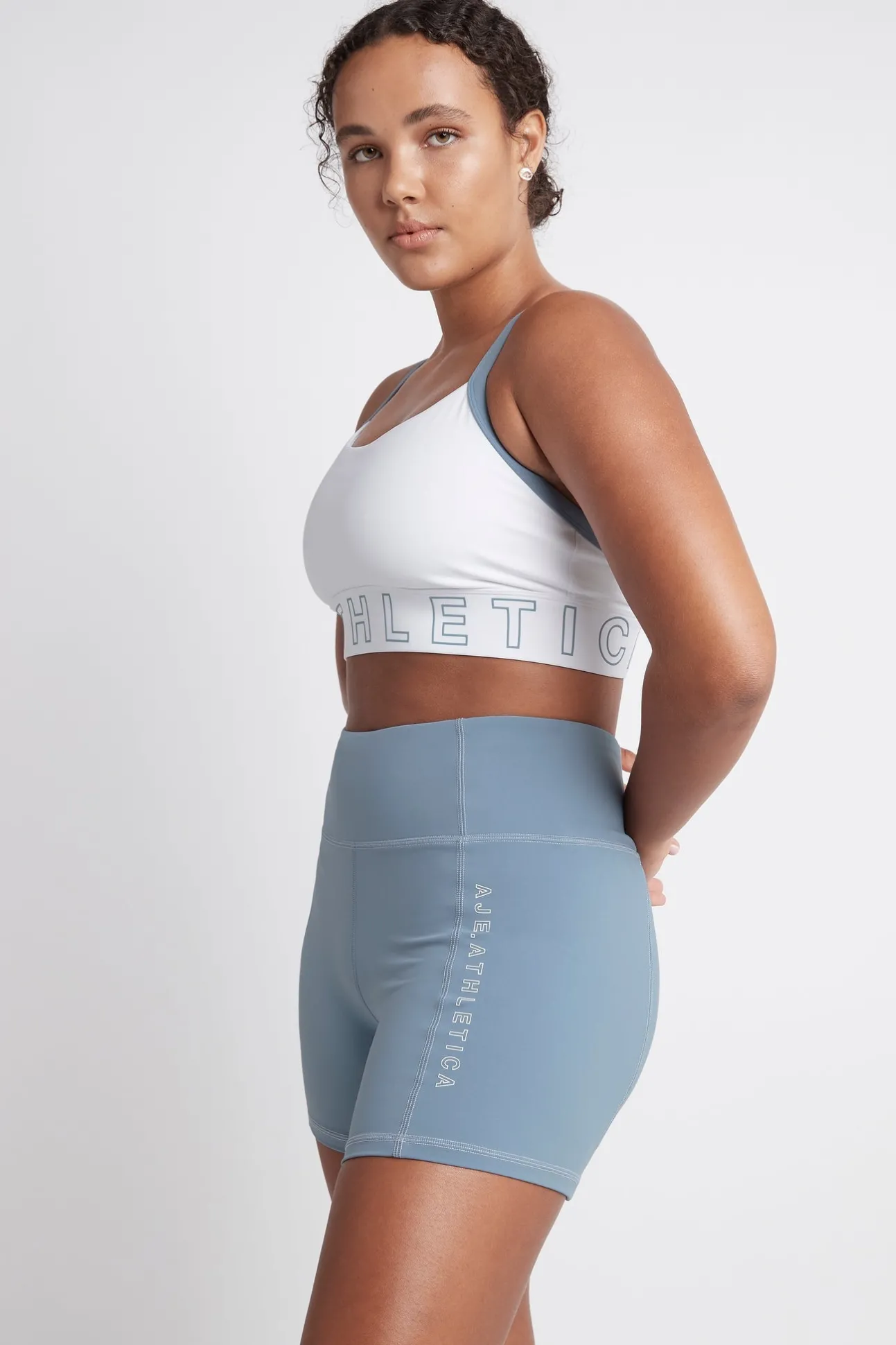 signature_logo_bike_short_8-1.webp Signature Logo Bike Shorts 605