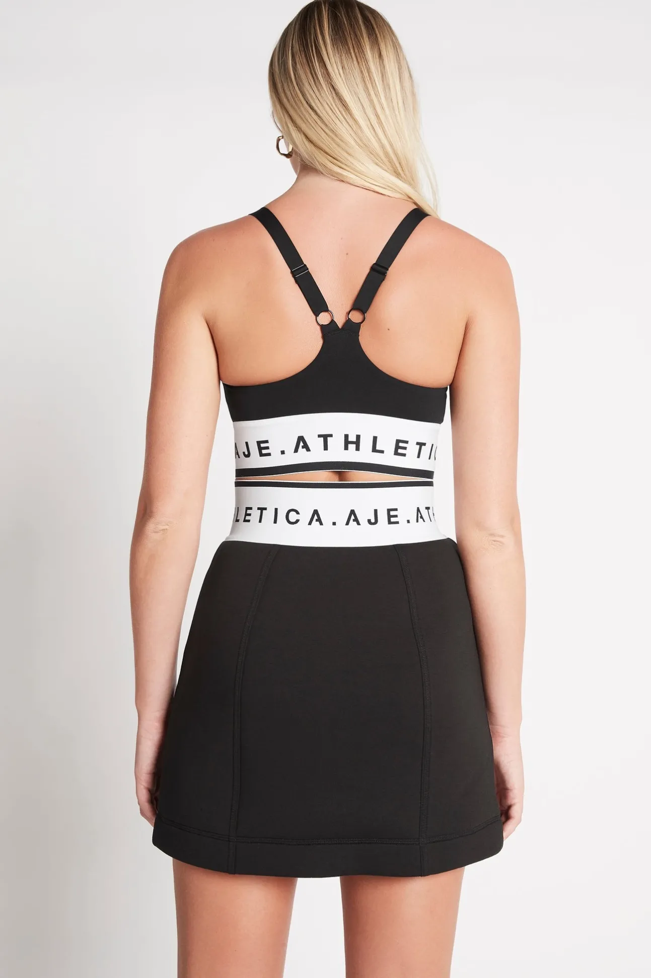 signature_logo_sports_bra_4.webp Signature Logo Sports Bra 313