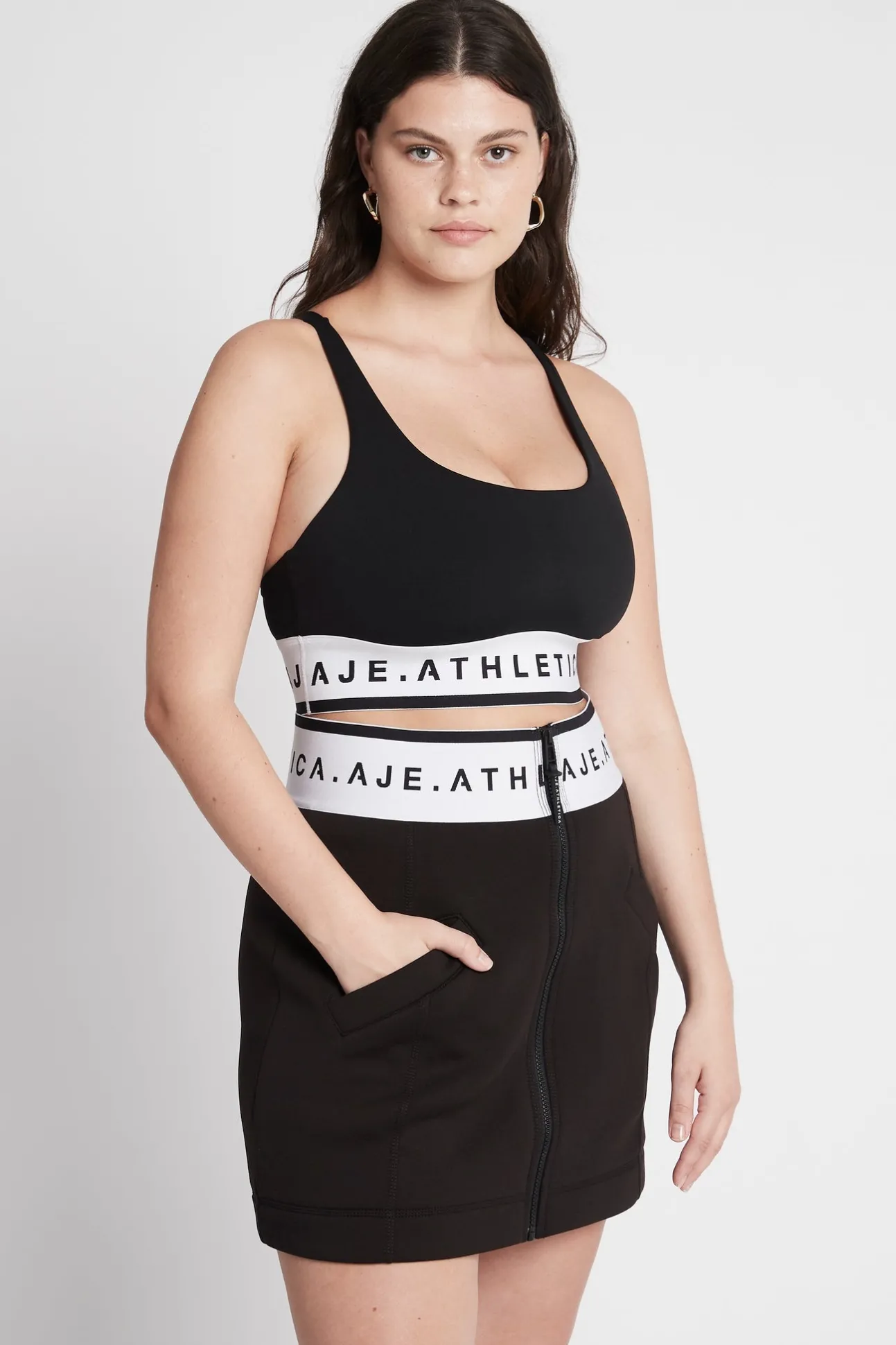 signature_logo_sports_bra_7.webp Signature Logo Sports Bra 313