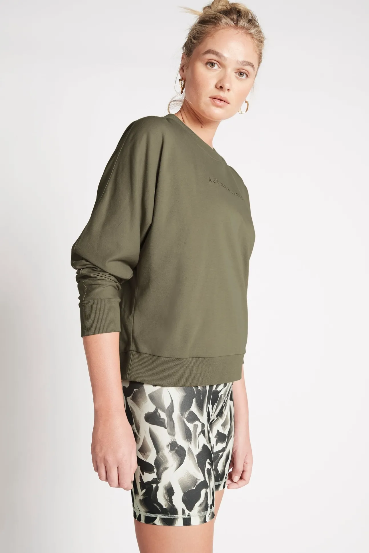 signature_logo_sweatshirt_2-1.webp Signature Logo Sweatshirt 122