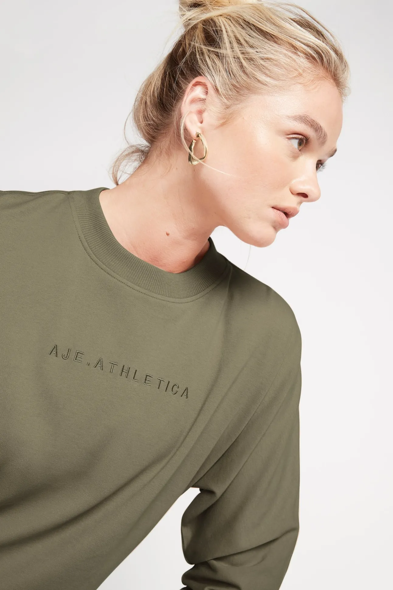 signature_logo_sweatshirt_3-1.webp Signature Logo Sweatshirt 122