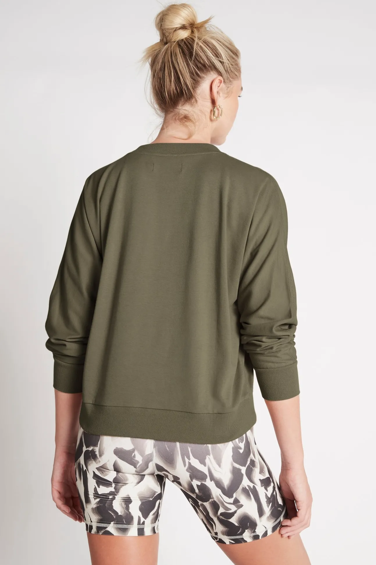 signature_logo_sweatshirt_4-1.webp Signature Logo Sweatshirt 122