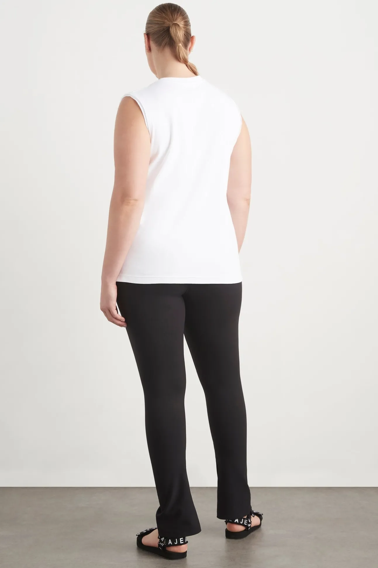 signature_logo_tank__14-1.webp Signature Logo Tank 101