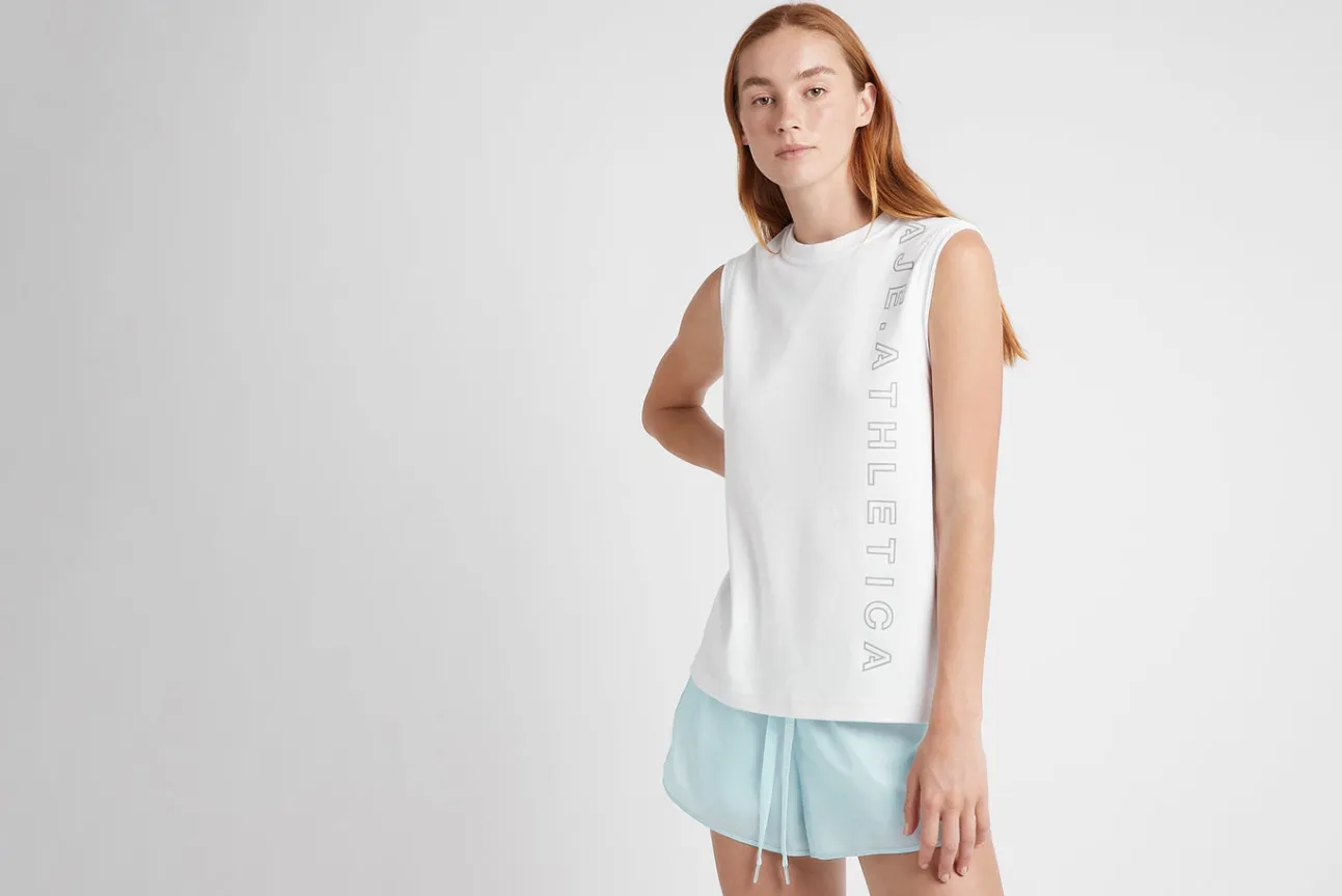 signature_logo_tank__16.webp Signature Logo Tank 101