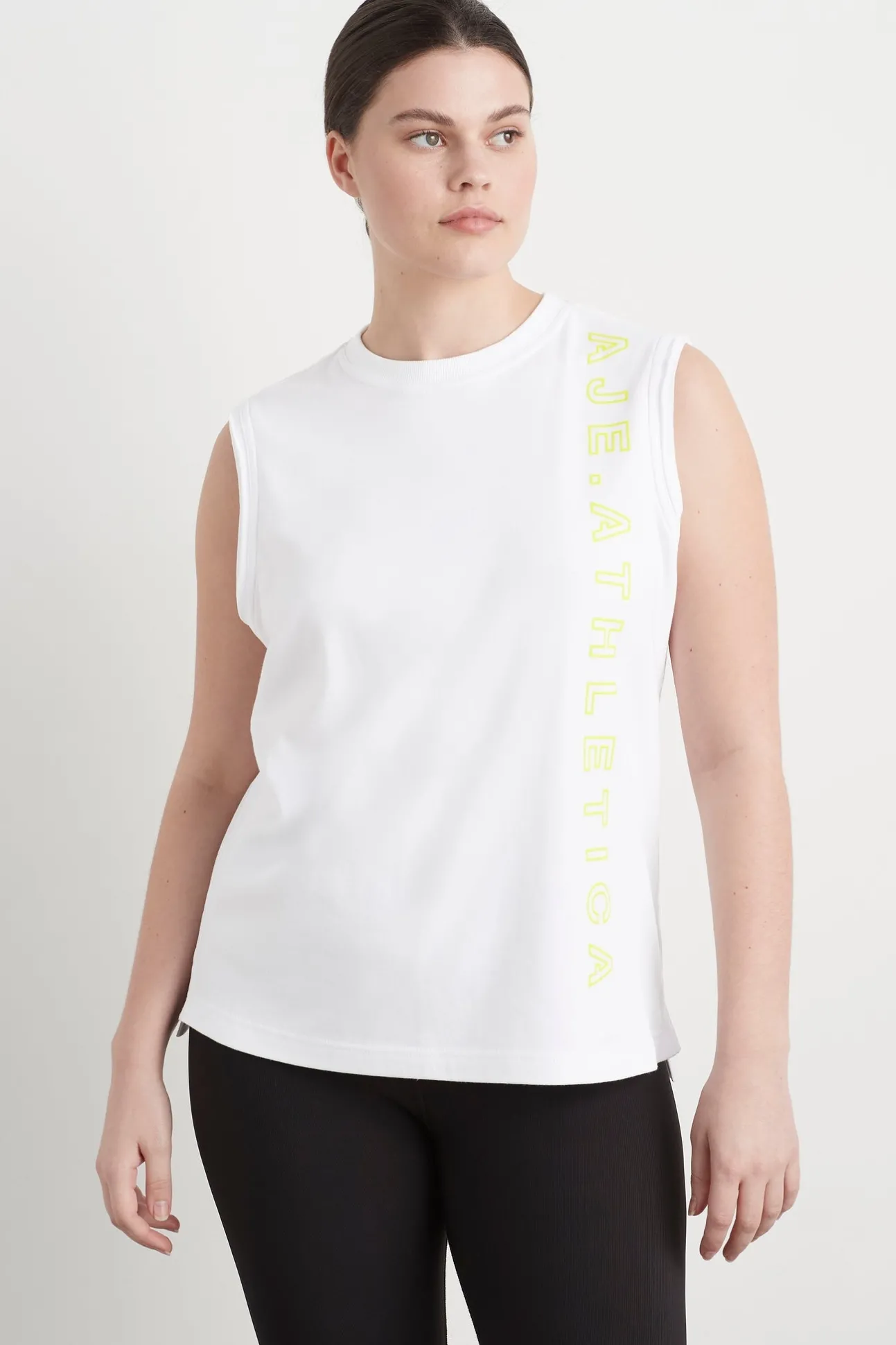 signature_logo_tank__5-1.webp Signature Logo Tank 101