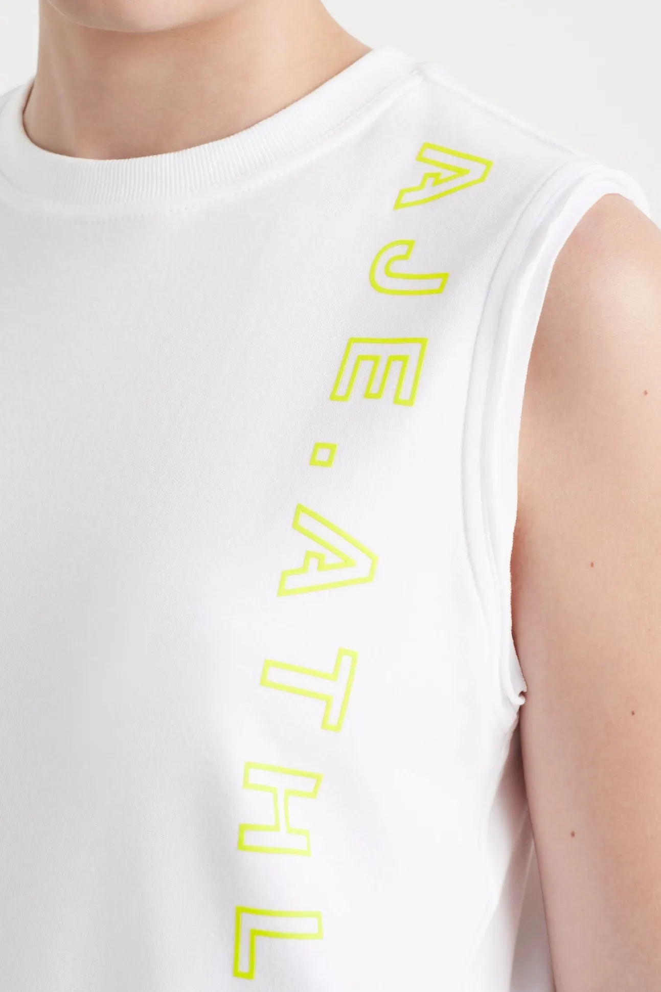 signature_logo_tank__7-1.webp Signature Logo Tank 101