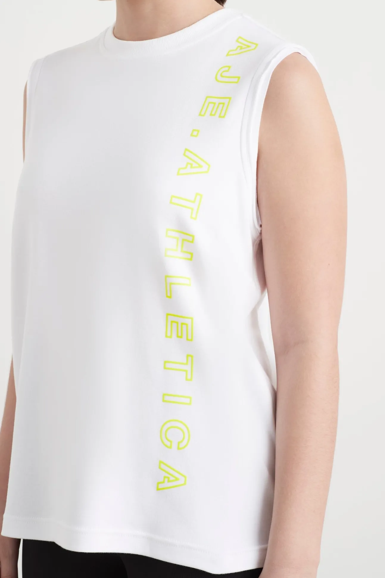 signature_logo_tank__8-1.webp Signature Logo Tank 101