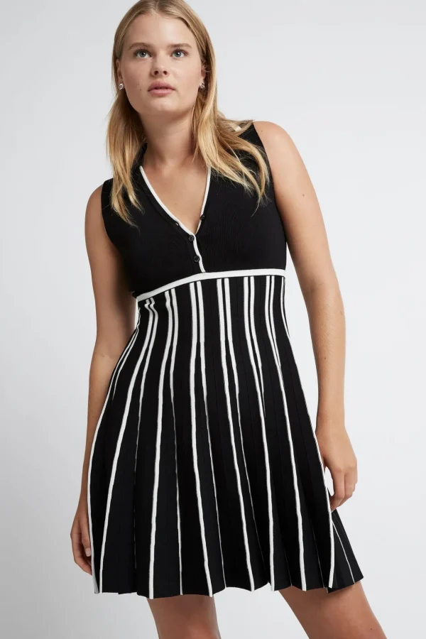 Sleeveless Pleated Knit Mini Dress 801