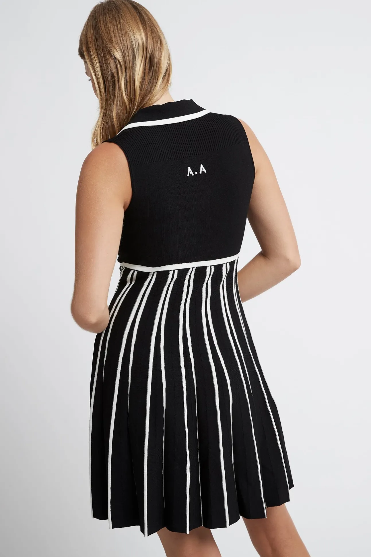sleeveless_pleated_knit_m_5.webp Sleeveless Pleated Knit Mini Dress 801
